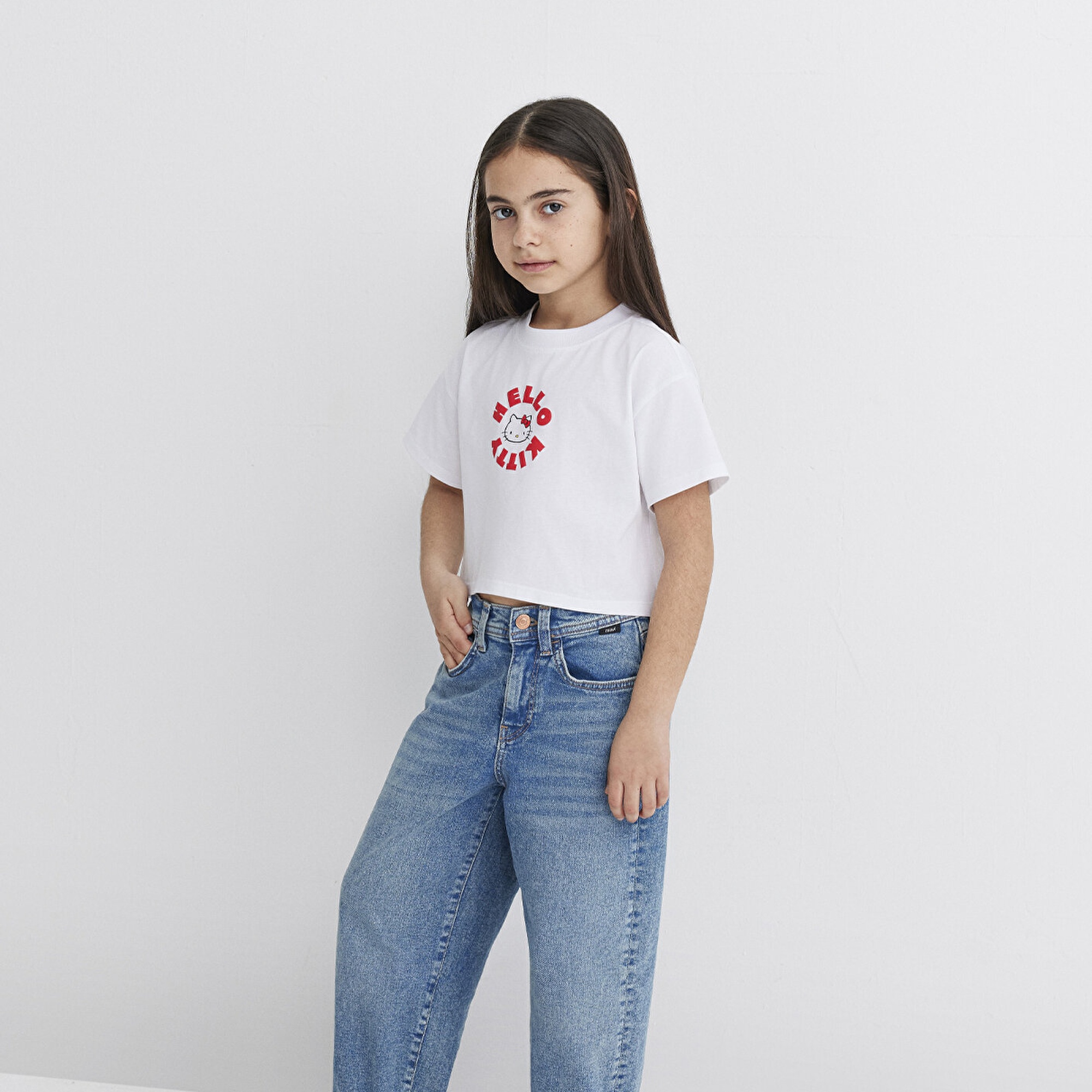 Mavi Hello Kitty Baskılı Beyaz Tişört Loose Fit / Bol Rahat Kesim 7610307-620