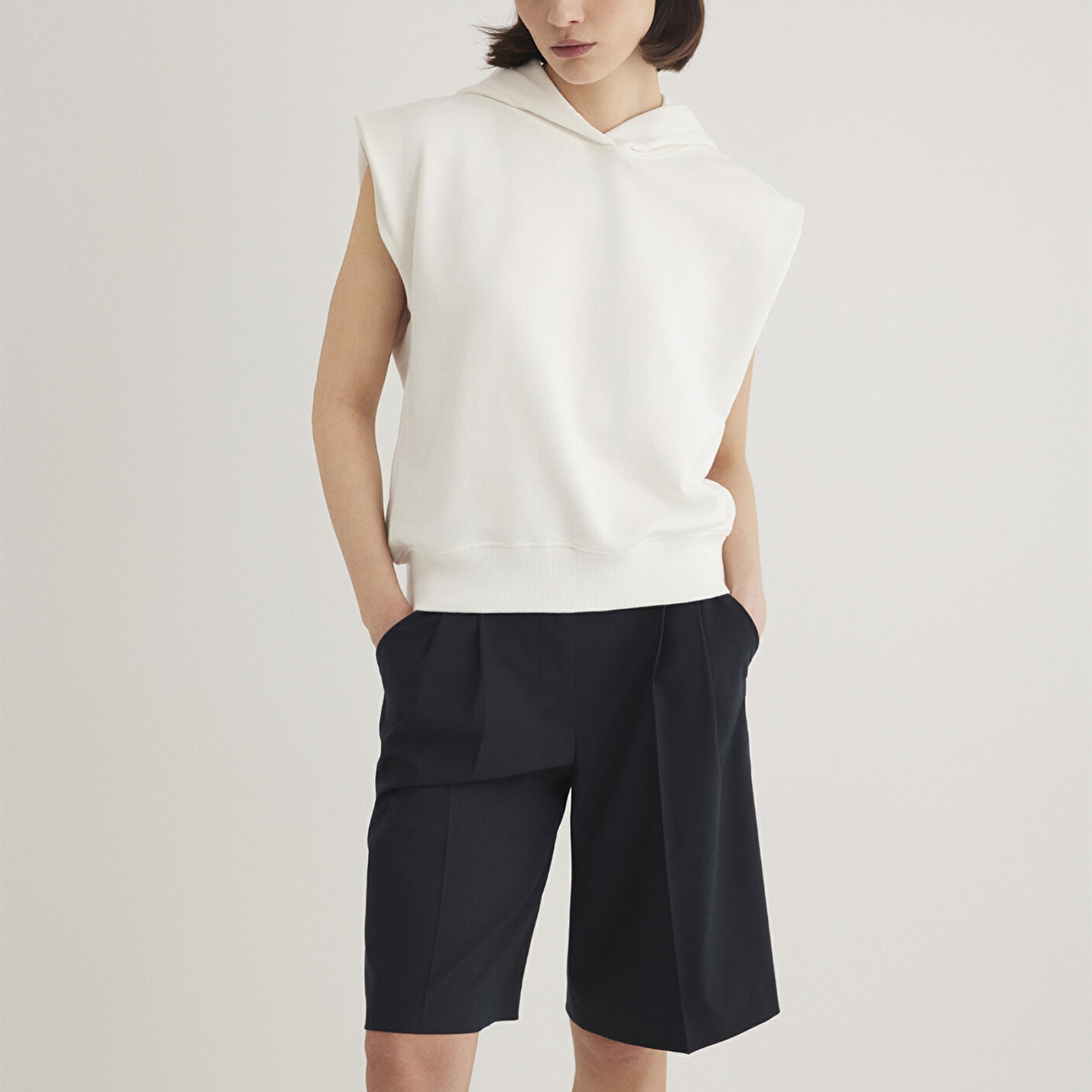 Mavi Kapüşonlu Kolsuz Ekru Sweatshirt 1S10311-70057