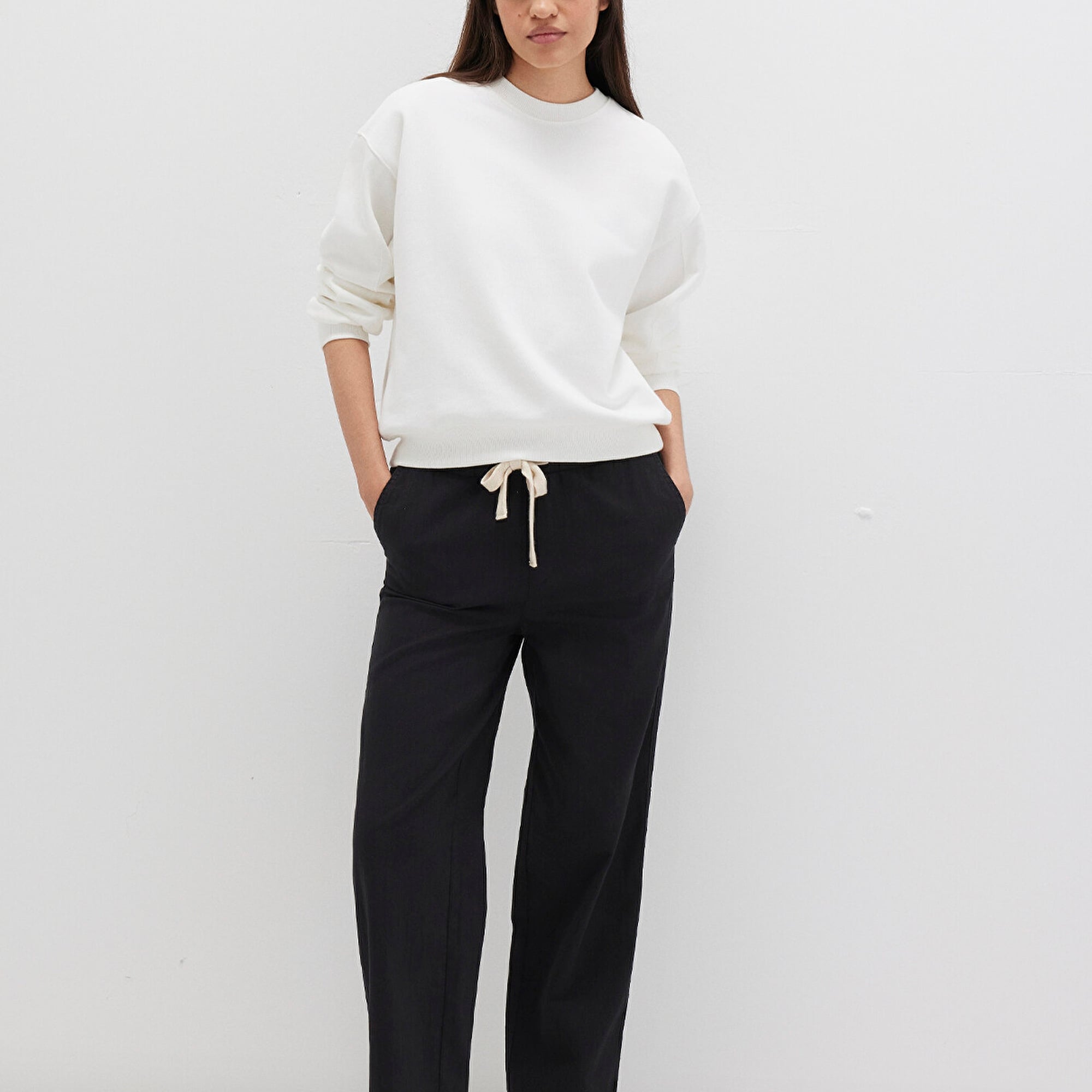 Mavi Beli Bağcıklı Siyah  Pantolon 1010945-900