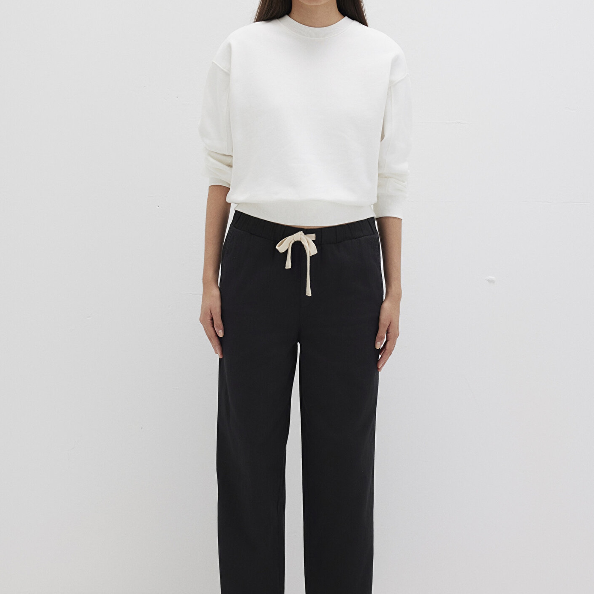 Mavi Beli Bağcıklı Siyah  Pantolon 1010945-900