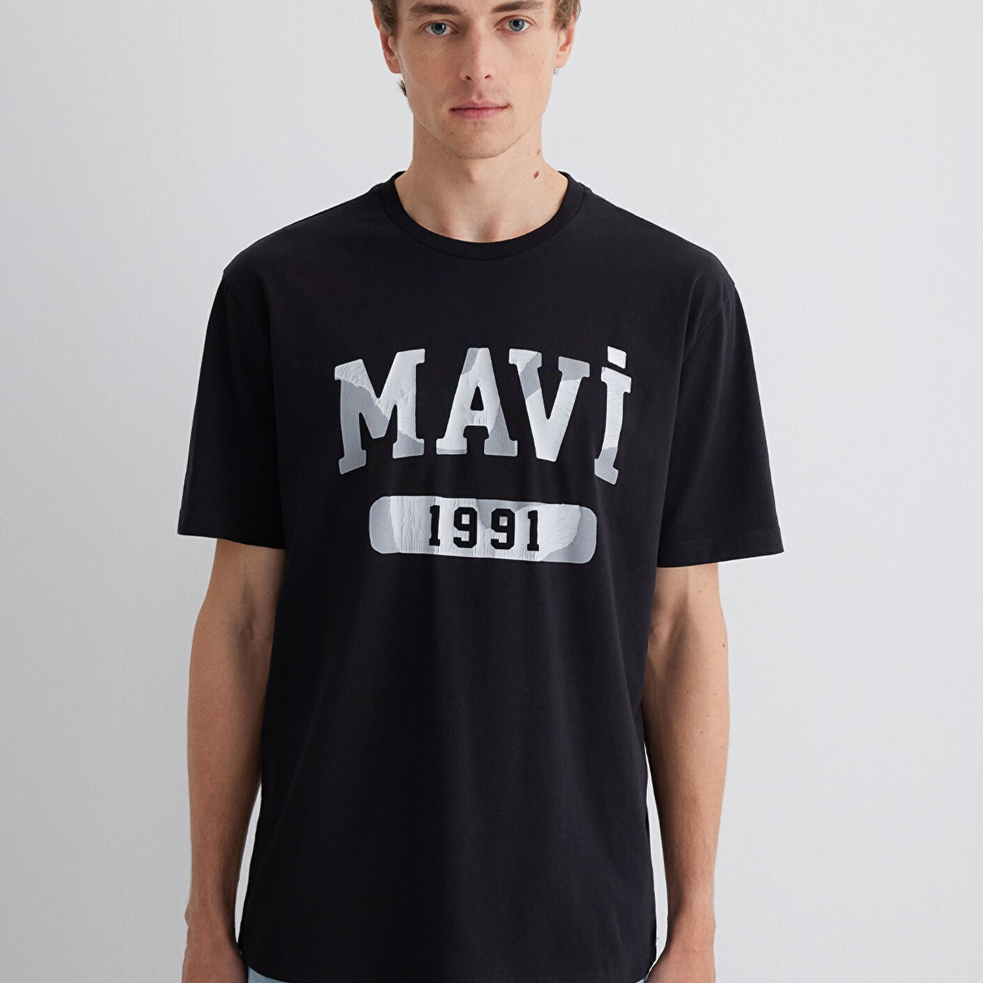 Mavi 1991 Baskılı Siyah Tişört Loose Fit / Bol Rahat Kesim 0612573-900