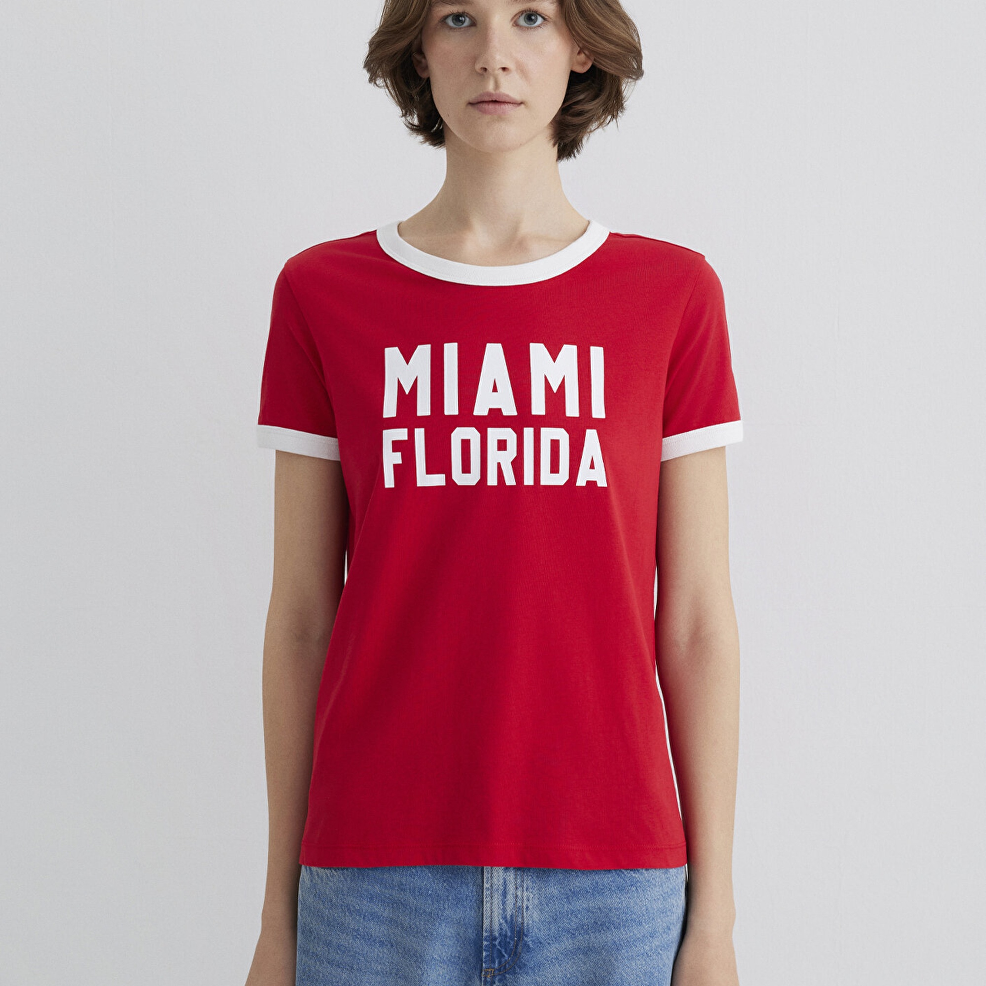 Mavi Florida Baskılı Beyaz Biyeli Kırmızı Tişört Slim Fit / Dar Kesim 1613062-70467