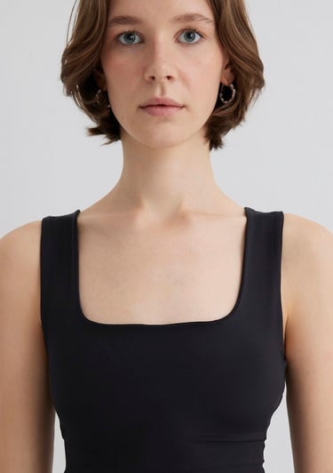  Mavi Kare Yaka Siyah Poliamid Atlet Fitted / Vücuda Oturan Kesim 1613498-900