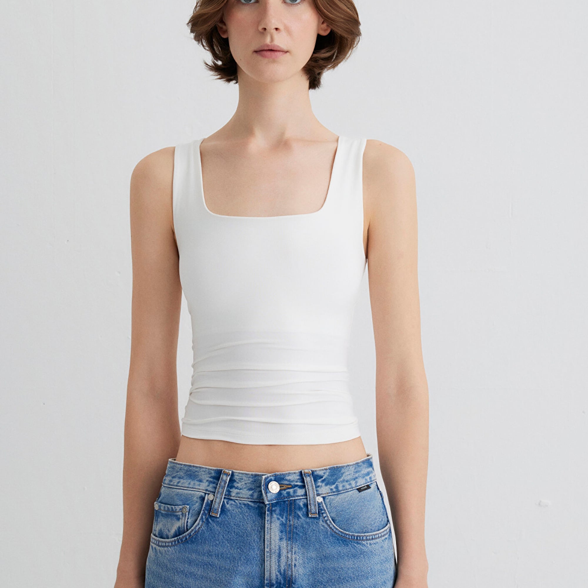 Mavi Kare Yaka Beyaz Poliamid Atlet Fitted / Vücuda Oturan Kesim 1613498-70057