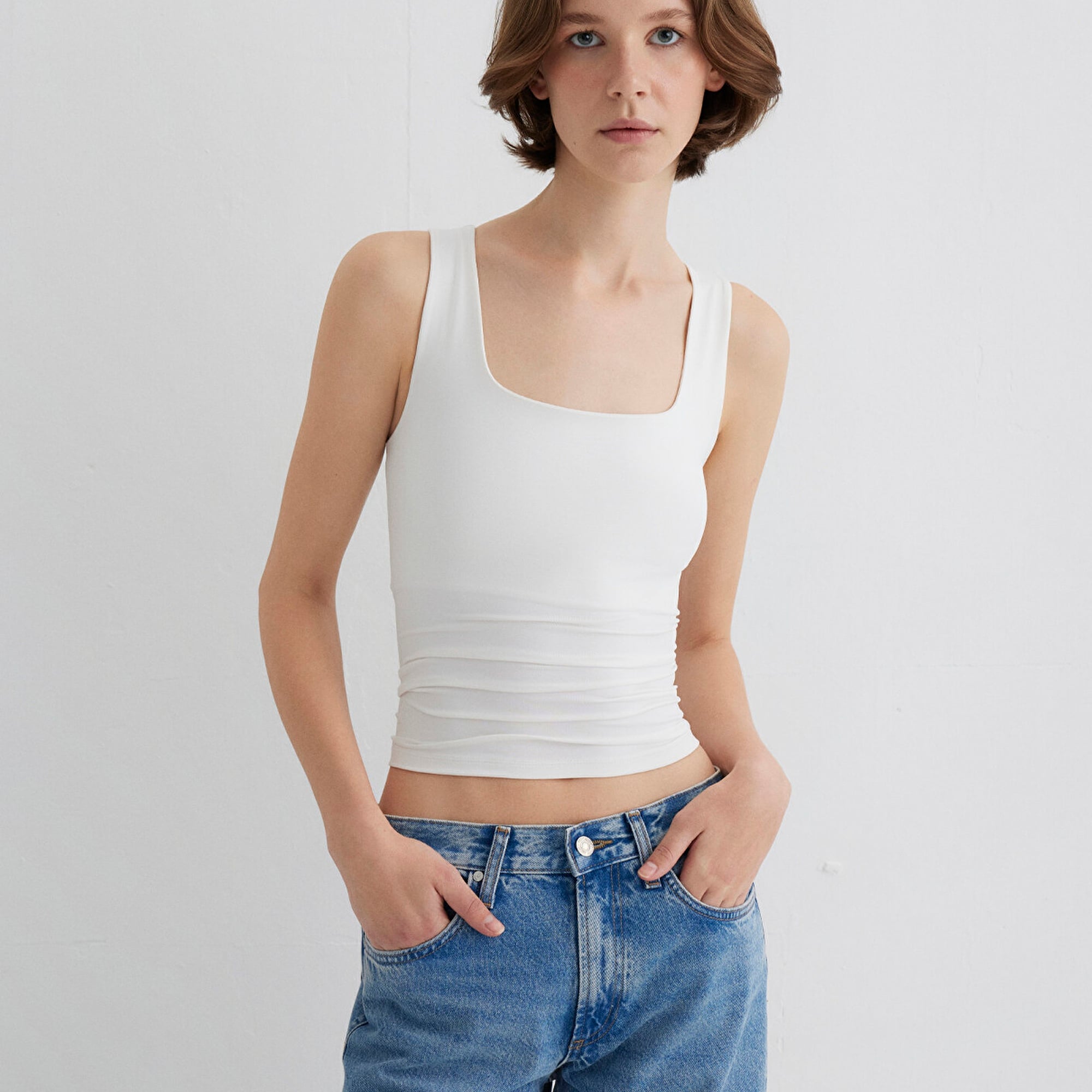 Mavi Kare Yaka Beyaz Poliamid Atlet Fitted / Vücuda Oturan Kesim 1613498-70057