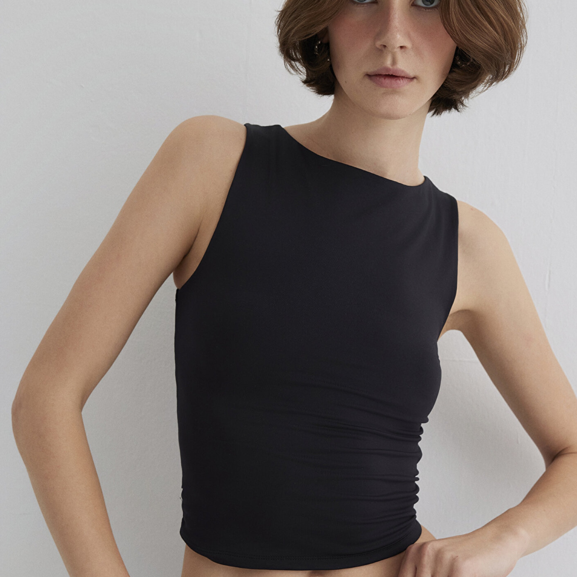 Mavi Kayık Yaka Siyah Poliamid Top Fitted / Vücuda Oturan Kesim 1613497-900