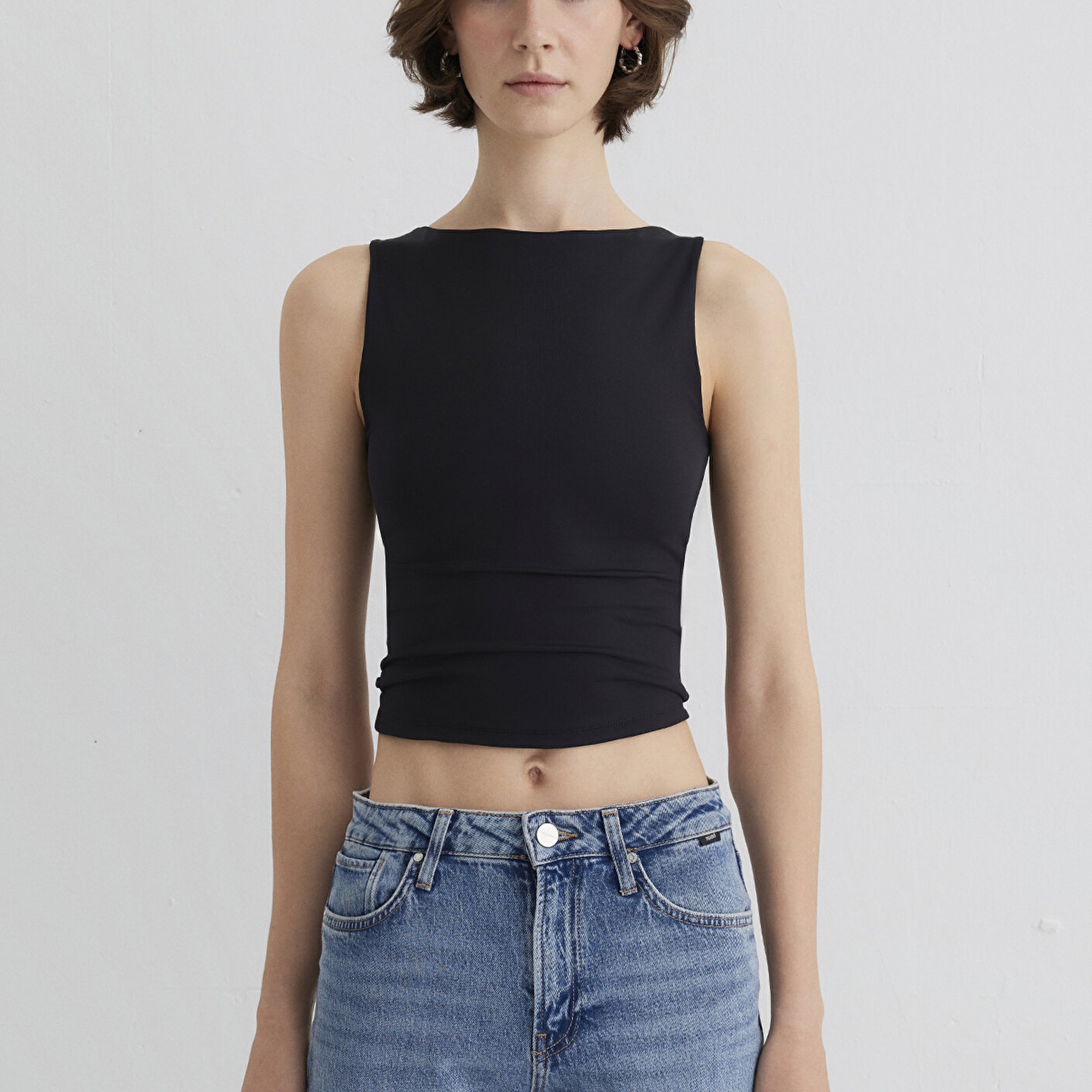 Mavi Kayık Yaka Siyah Poliamid Top Fitted / Vücuda Oturan Kesim 1613497-900