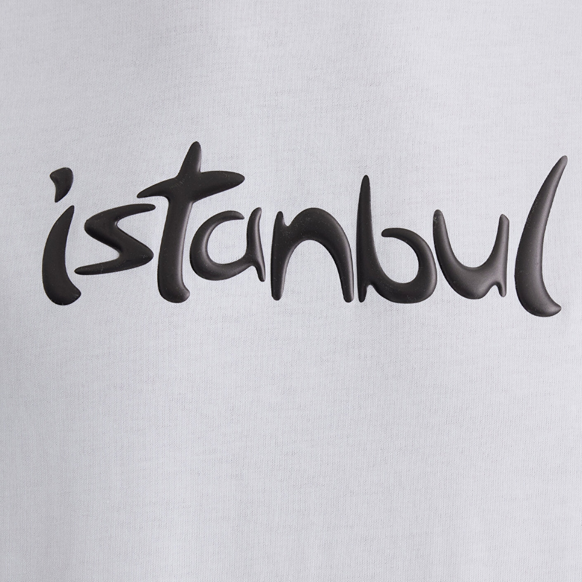 Mavi İstanbul Baskılı Beyaz Tişört Loose Fit / Bol Rahat Kesim 0613002-620