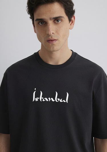  Mavi İstanbul Baskılı Siyah Tişört Relaxed Fit / Rahat Kesim 0612999-900