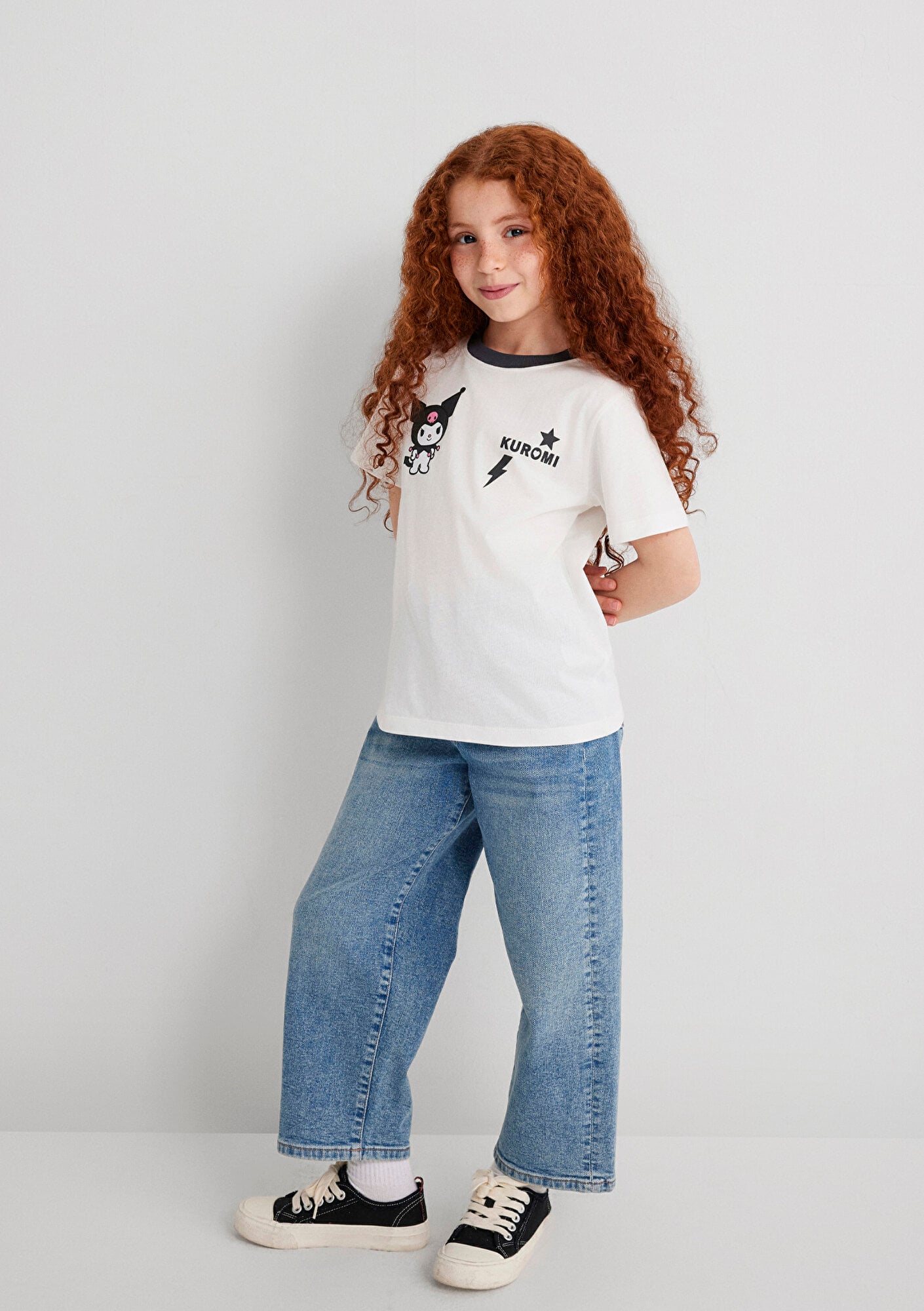  Mavi Kuromi Baskılı Ekru Tişört Regular Fit / Normal Kesim 7610378-70057