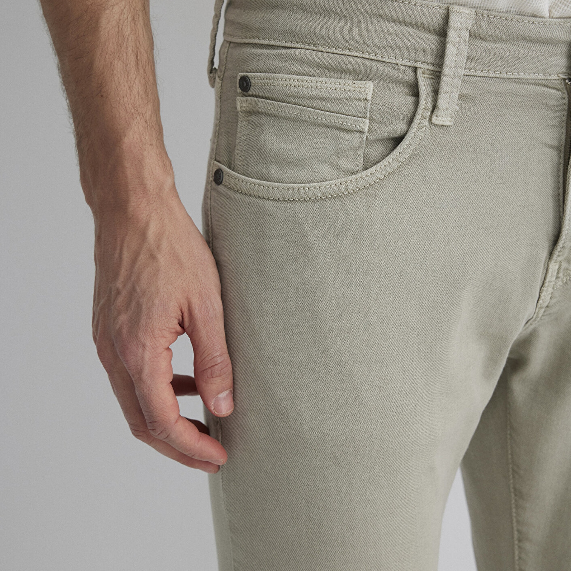 Mavi James Soluk Yeşil Comfort Gabardin Pantolon 0042489454