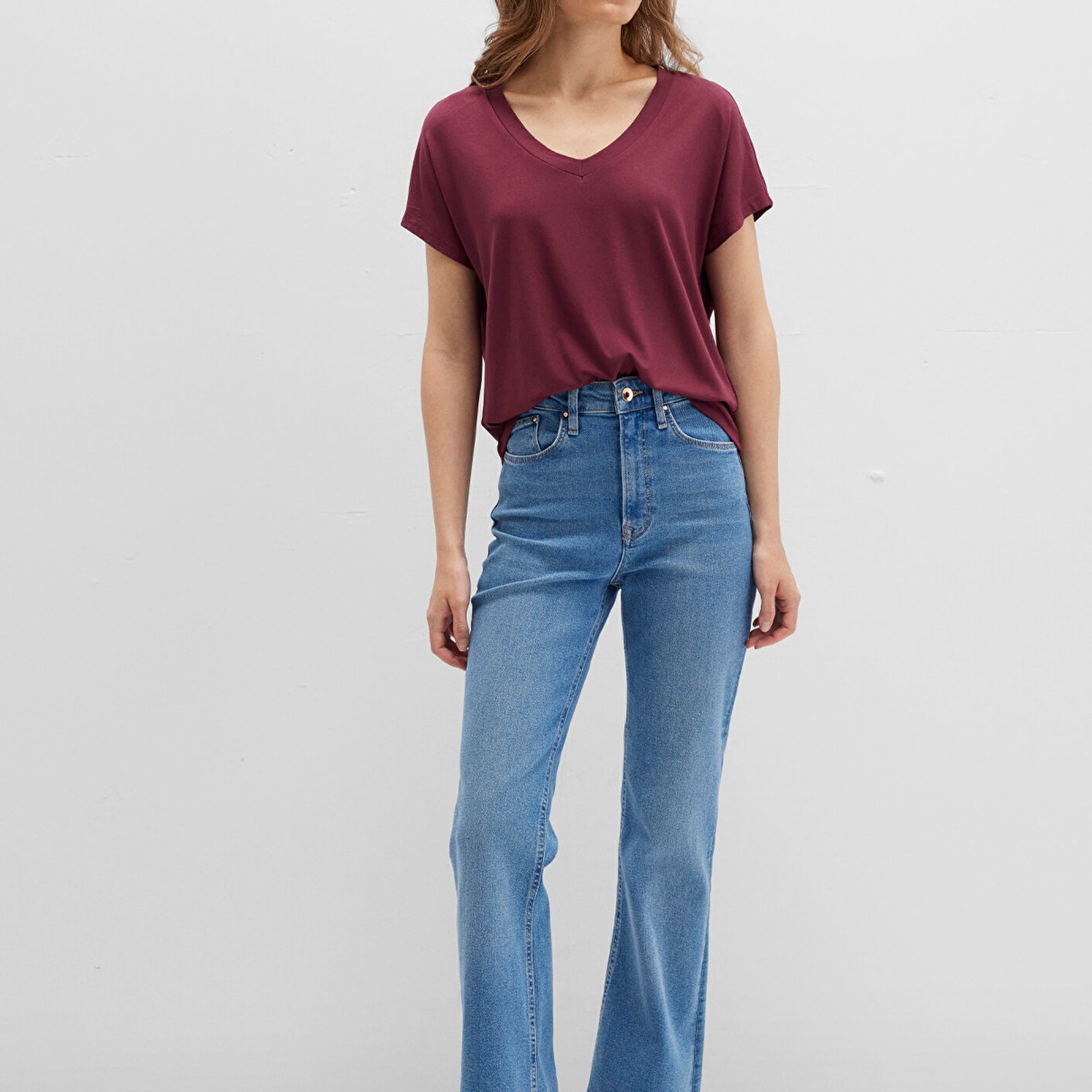 Mavi V Yaka Bordo Basic Viskoz Tişört Regular Fit / Normal Kesim 167714-70393