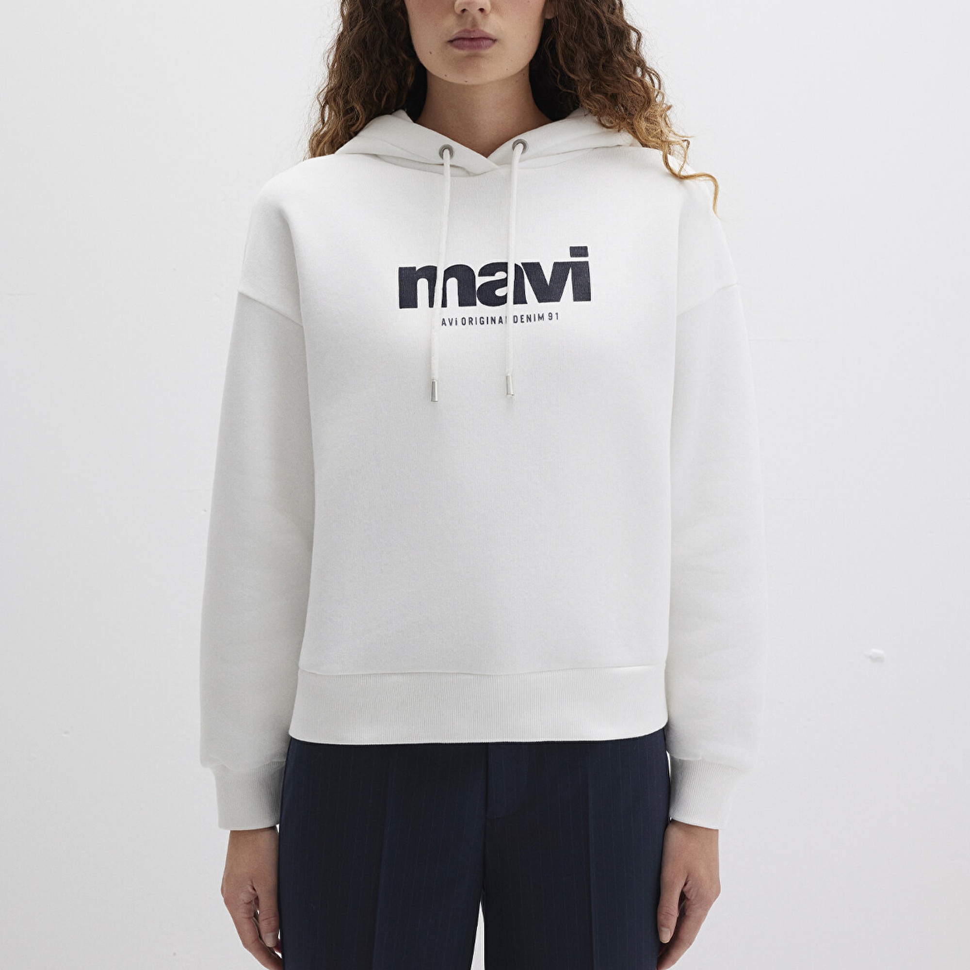 Mavi Mavi Logo Baskılı Kapüşonlu Ekru Sweatshirt 168334-81964