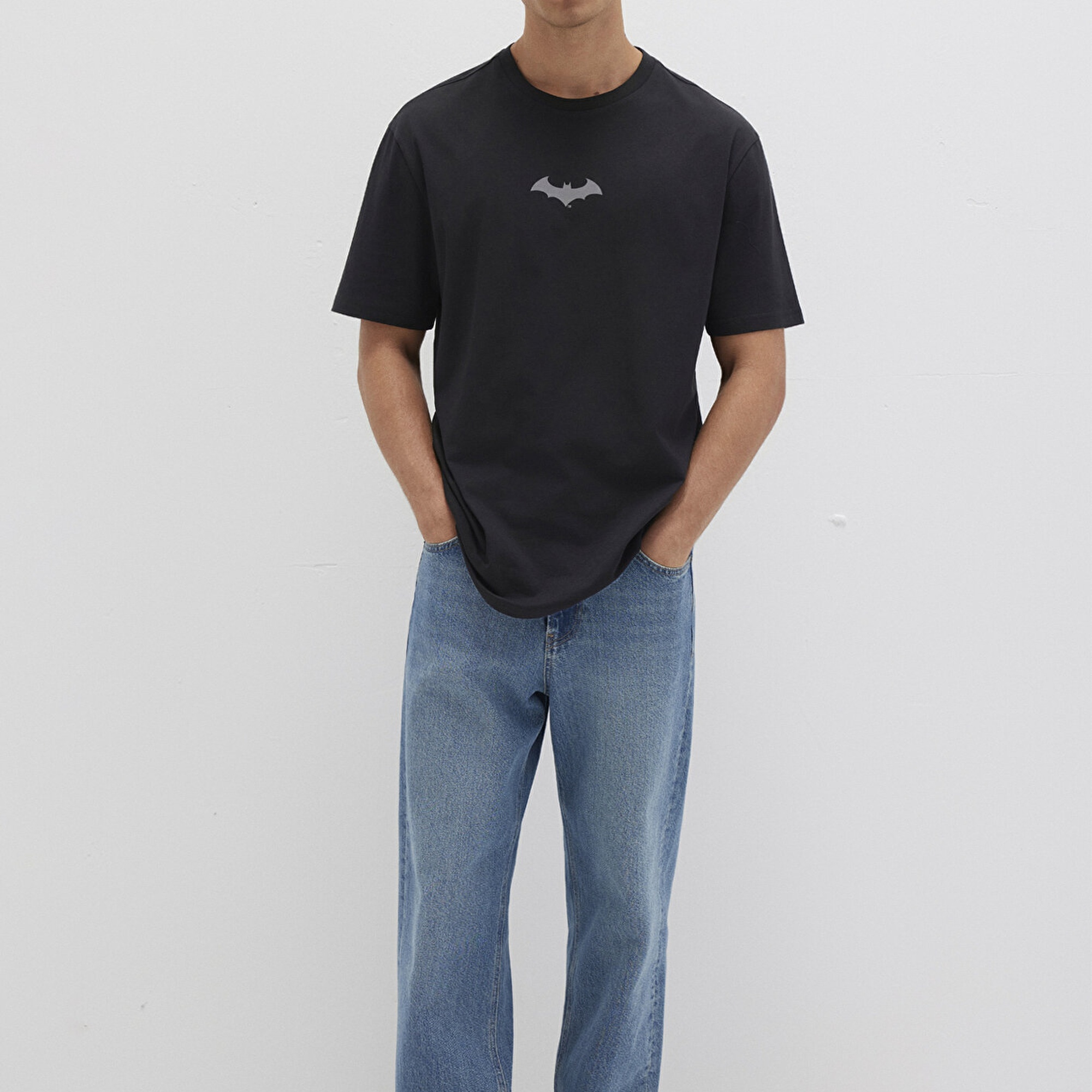 Mavi Batman Baskılı Siyah Tişört Loose Fit / Bol Rahat Kesim 066878-900