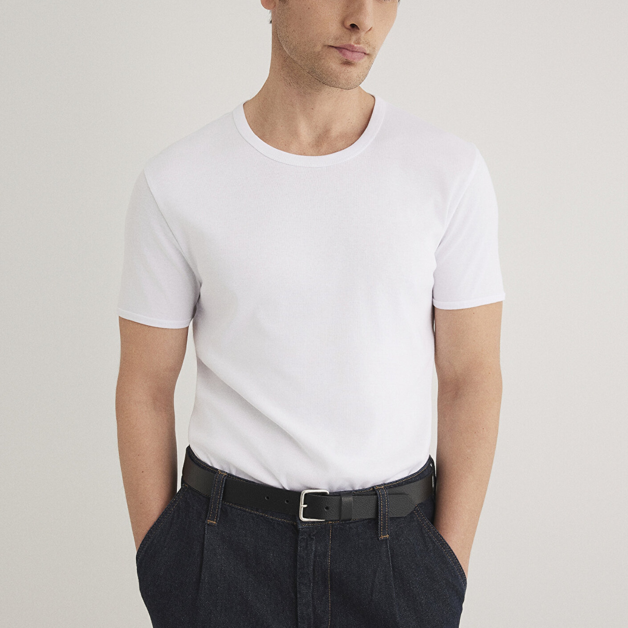 Mavi Ribana Detaylı Beyaz Tişört Fitted / Vücuda Oturan Kesim 063747-620