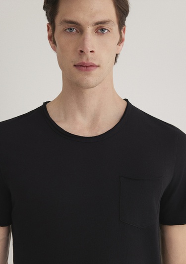  Mavi Dikişli Cep Detaylı Siyah Tişört Fitted / Vücuda Oturan Kesim 062772-26341