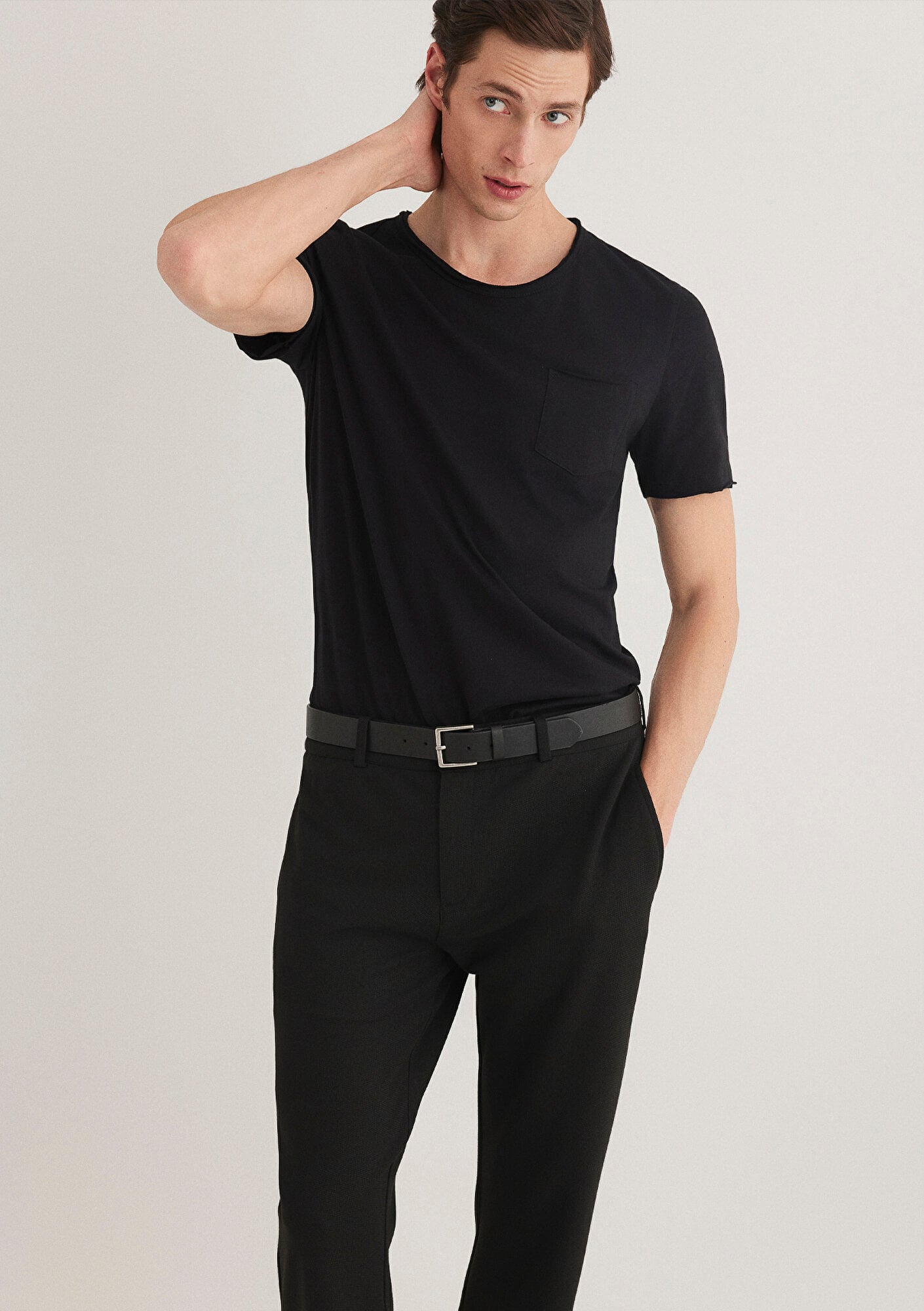  Mavi Dikişli Cep Detaylı Siyah Tişört Fitted / Vücuda Oturan Kesim 062772-26341