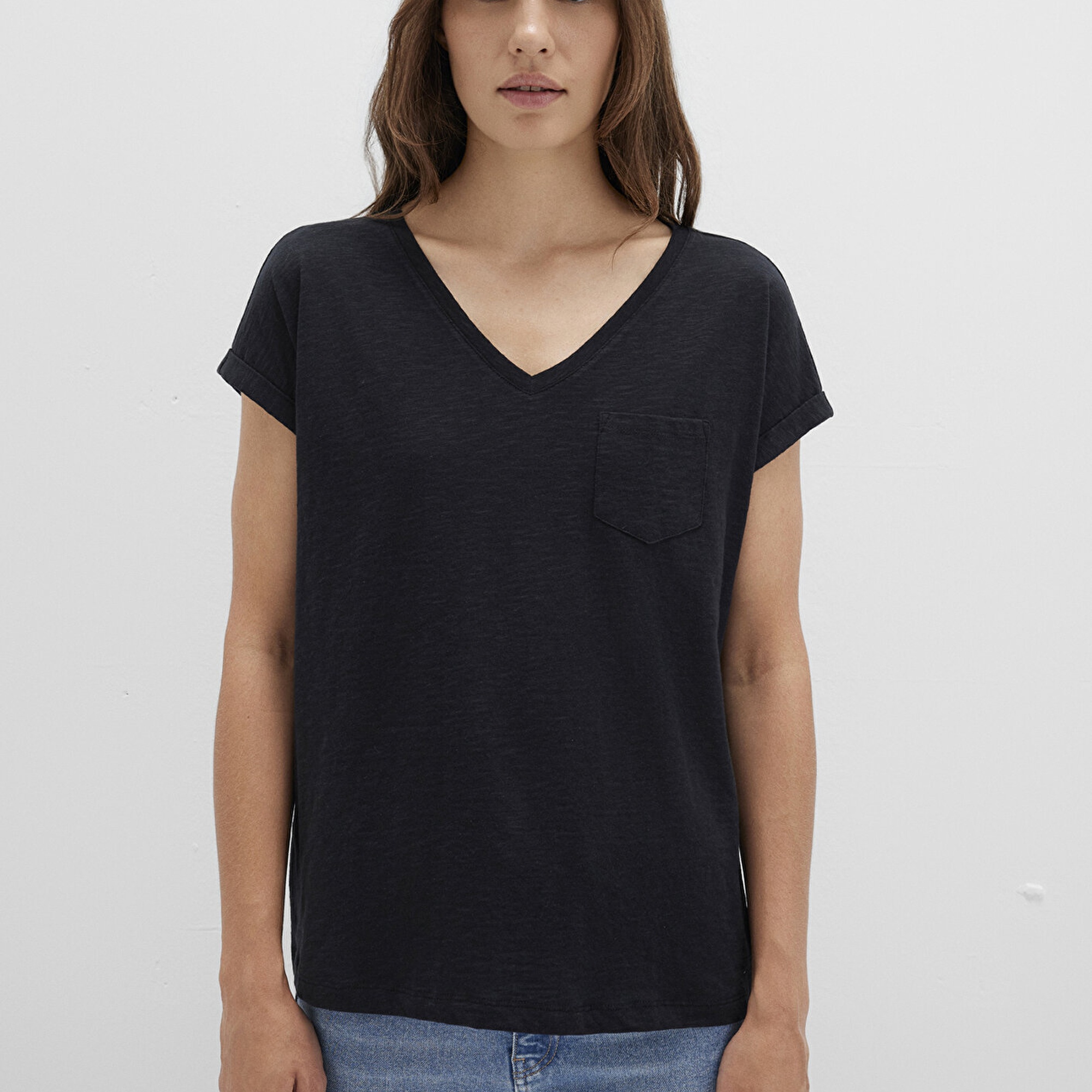 Mavi V Yaka Siyah Basic Tişört Loose Fit / Bol Rahat Kesim 1600961-900