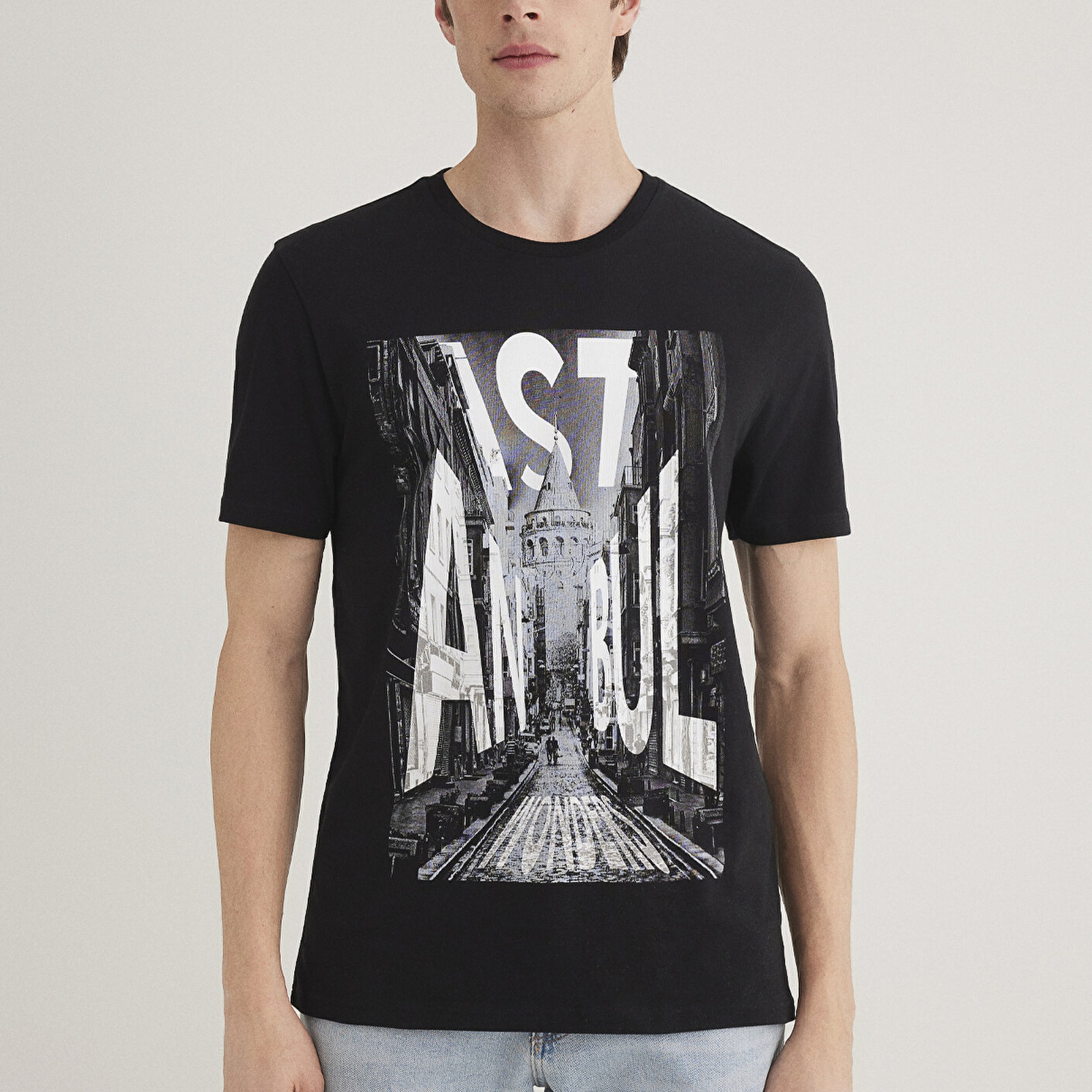 Mavi İstanbul Galata Baskılı Siyah Tişört Slim Fit / Dar Kesim 067053-900