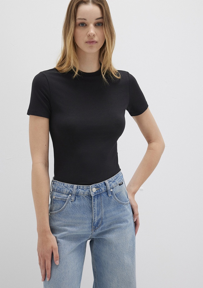  Mavi Lux Touch Siyah Basic Modal Tişört Fitted / Vücuda Oturan Kesim 1600963-900