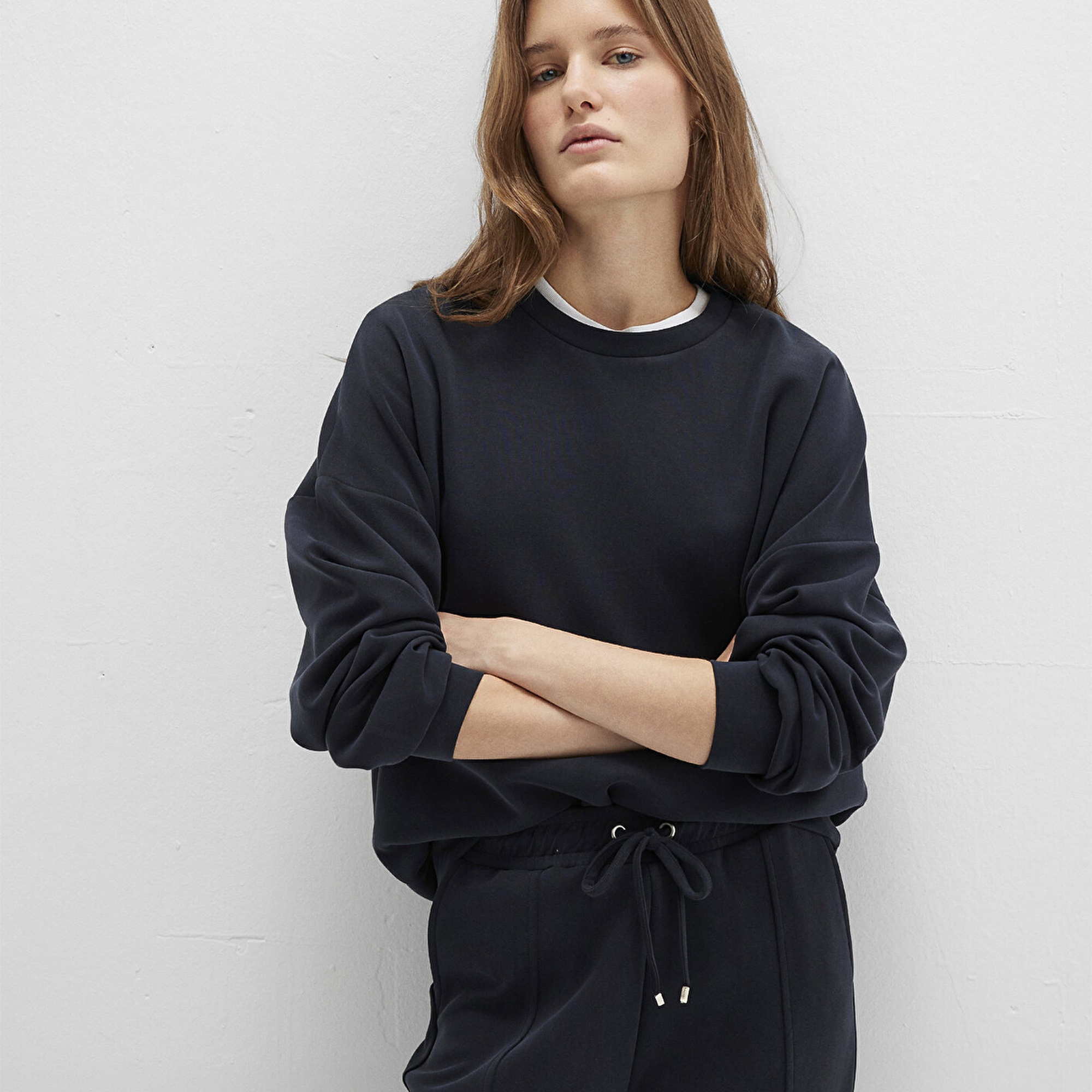 Mavi Lux Touch Siyah Modal Sweatshirt 168837-900