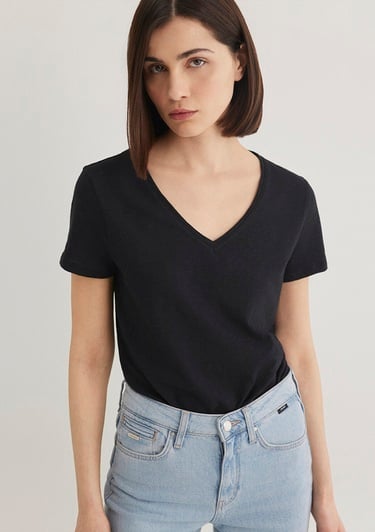  Mavi V Yaka Flamlı Siyah Basic Tişört Slim Fit / Dar Kesim 168260-900