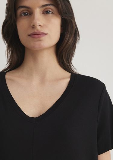  Mavi V Yaka Siyah Basic Viskoz Tişört Loose Fit / Bol Rahat Kesim 166775-900