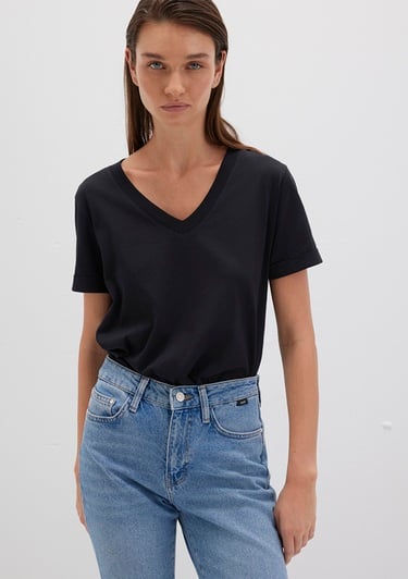  Mavi V Yaka Siyah Basic Tişört Regular Fit / Normal Kesim 166248-900