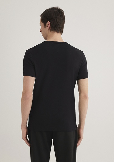  Mavi Ribana Detaylı V Yaka Siyah Tişört Fitted / Vücuda Oturan Kesim 063748-900