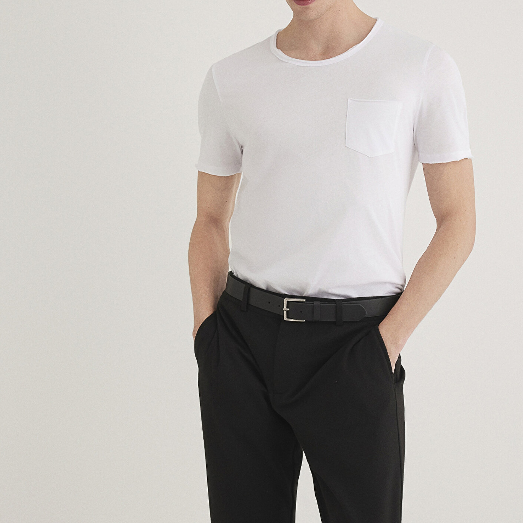 Mavi Dikişli Cep Detaylı Beyaz Tişört Fitted / Vücuda Oturan Kesim 062772-20843