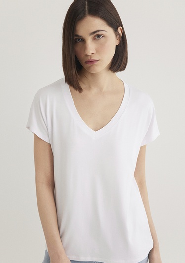  Mavi V Yaka Beyaz Basic Viskoz Tişört Regular Fit / Normal Kesim 167714-620