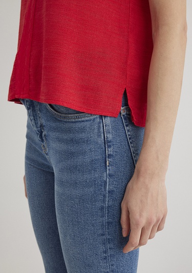  Mavi V Yaka Kırmızı Bluz 122504-30648