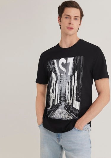  Mavi İstanbul Galata Baskılı Siyah Tişört Slim Fit / Dar Kesim 067053-900
