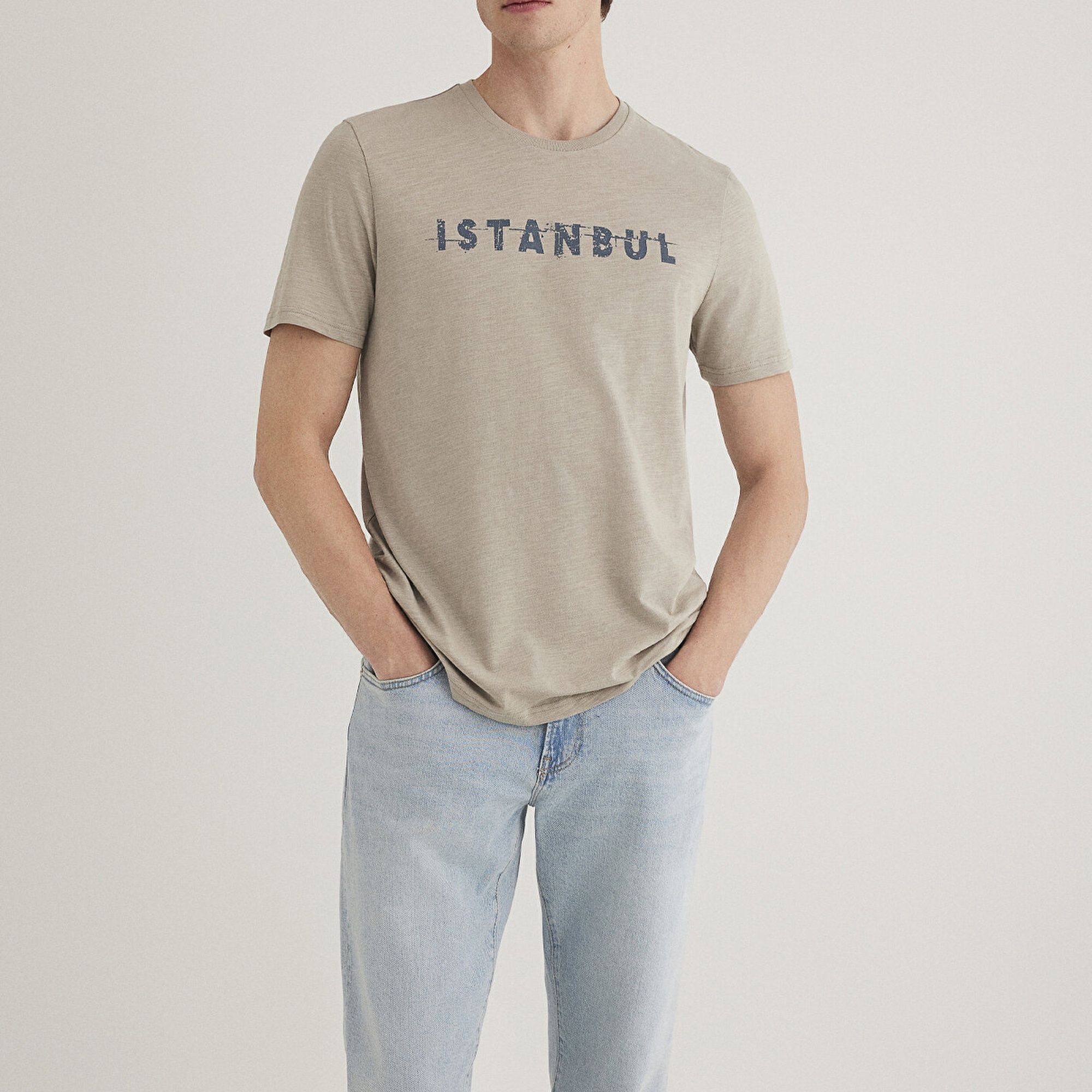 Mavi İstanbul Baskılı Bej Tişört Slim Fit / Dar Kesim 066282-31935