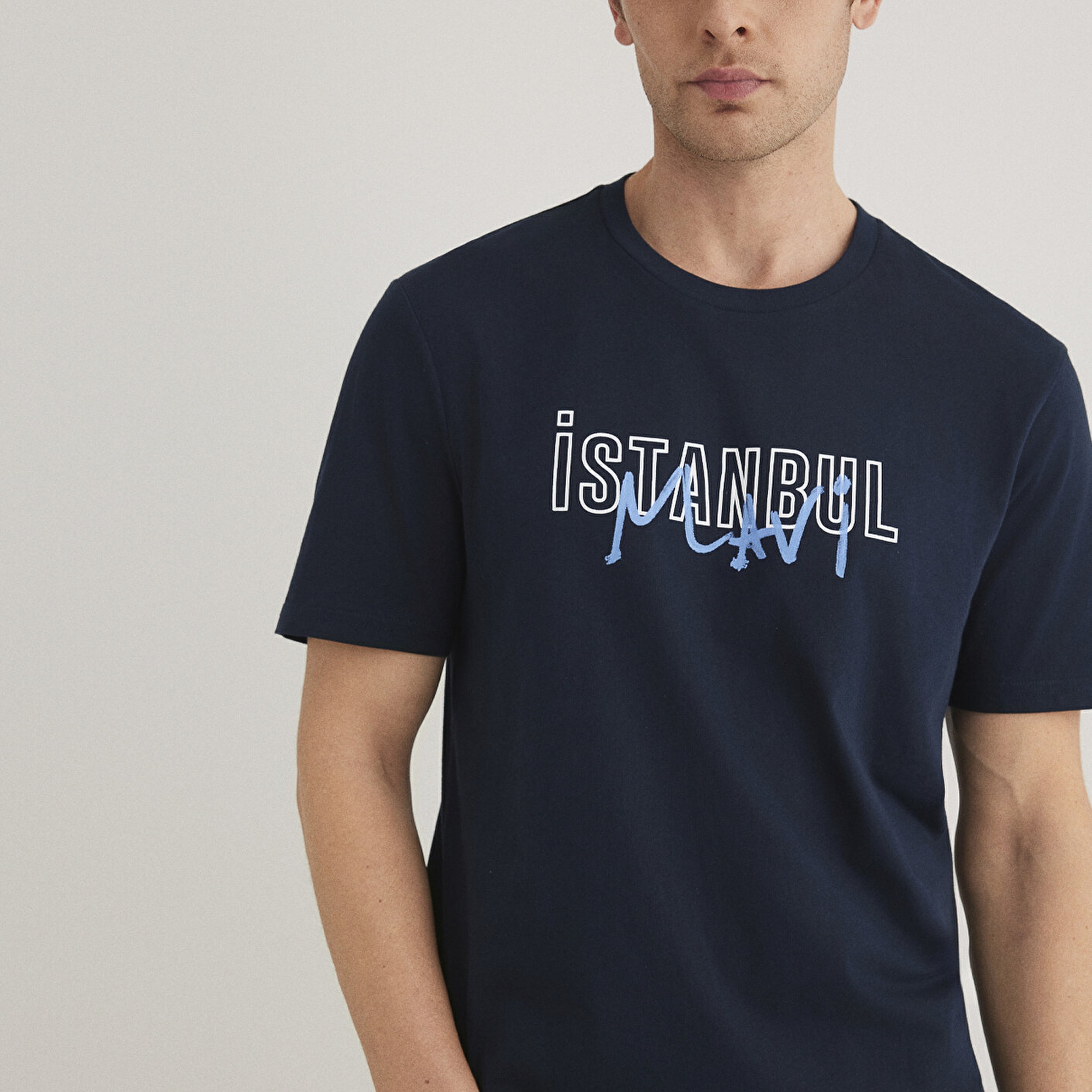 Mavi İstanbul Baskılı Lacivert Tişört Regular Fit / Normal Kesim 067114-34319