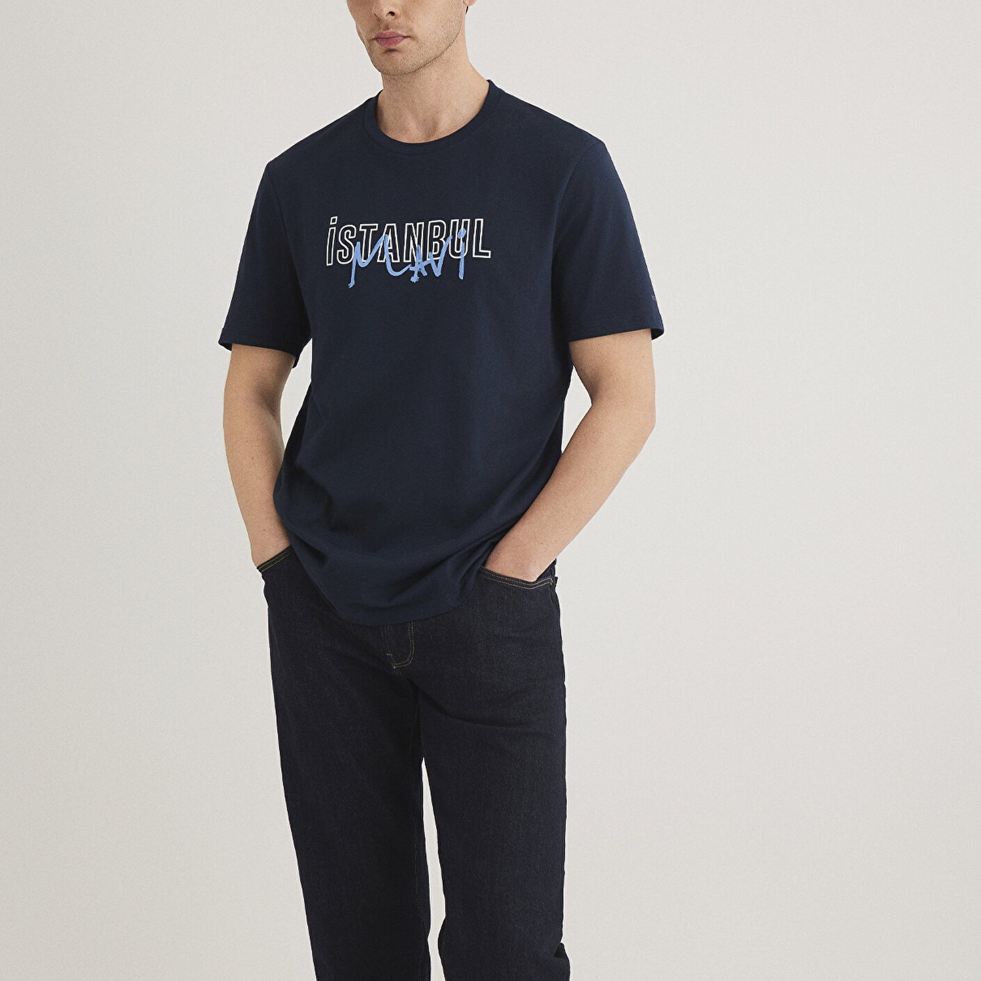 Mavi İstanbul Baskılı Lacivert Tişört Regular Fit / Normal Kesim 067114-34319