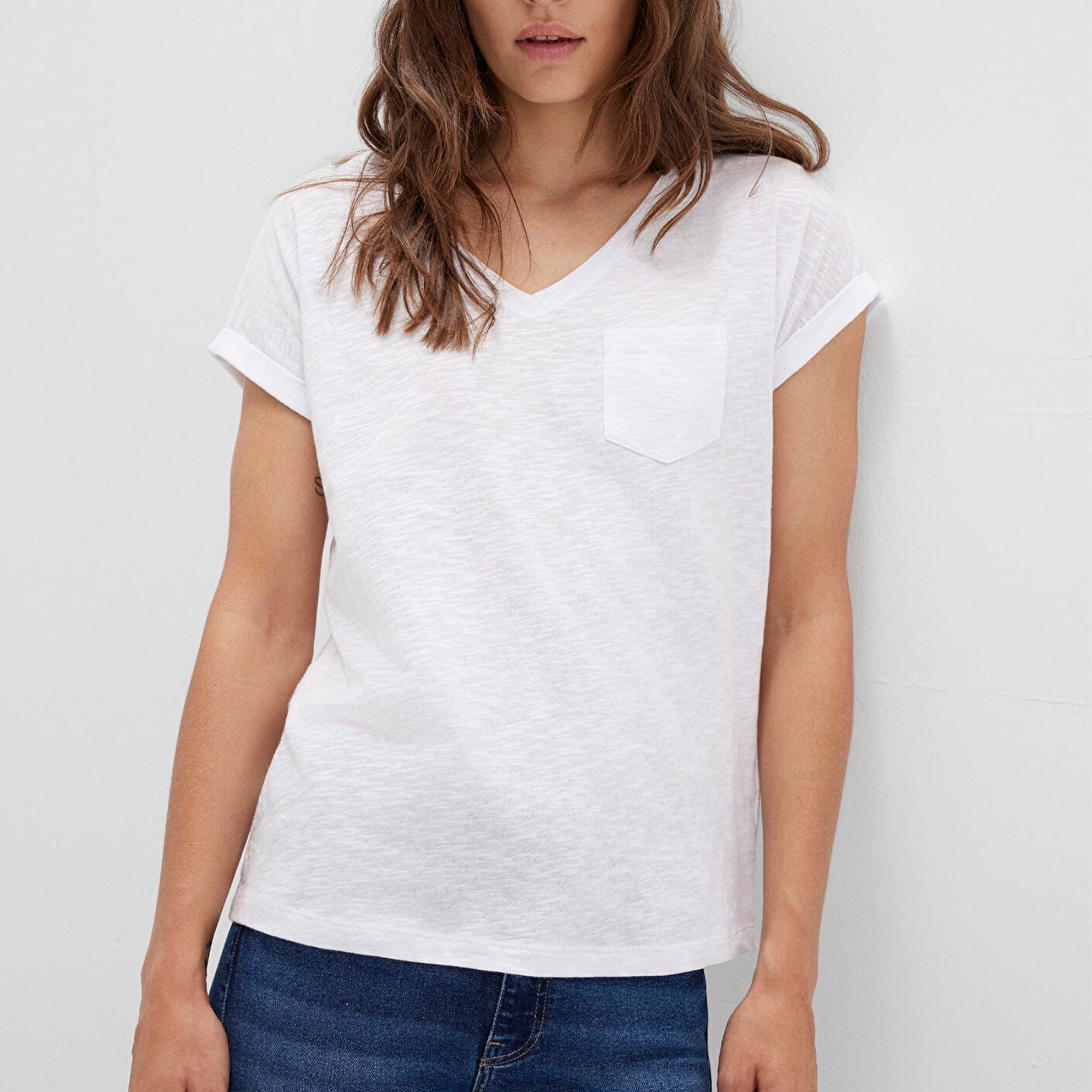 Mavi V Yaka Beyaz Basic Tişört Loose Fit / Bol Rahat Kesim 1600961-620