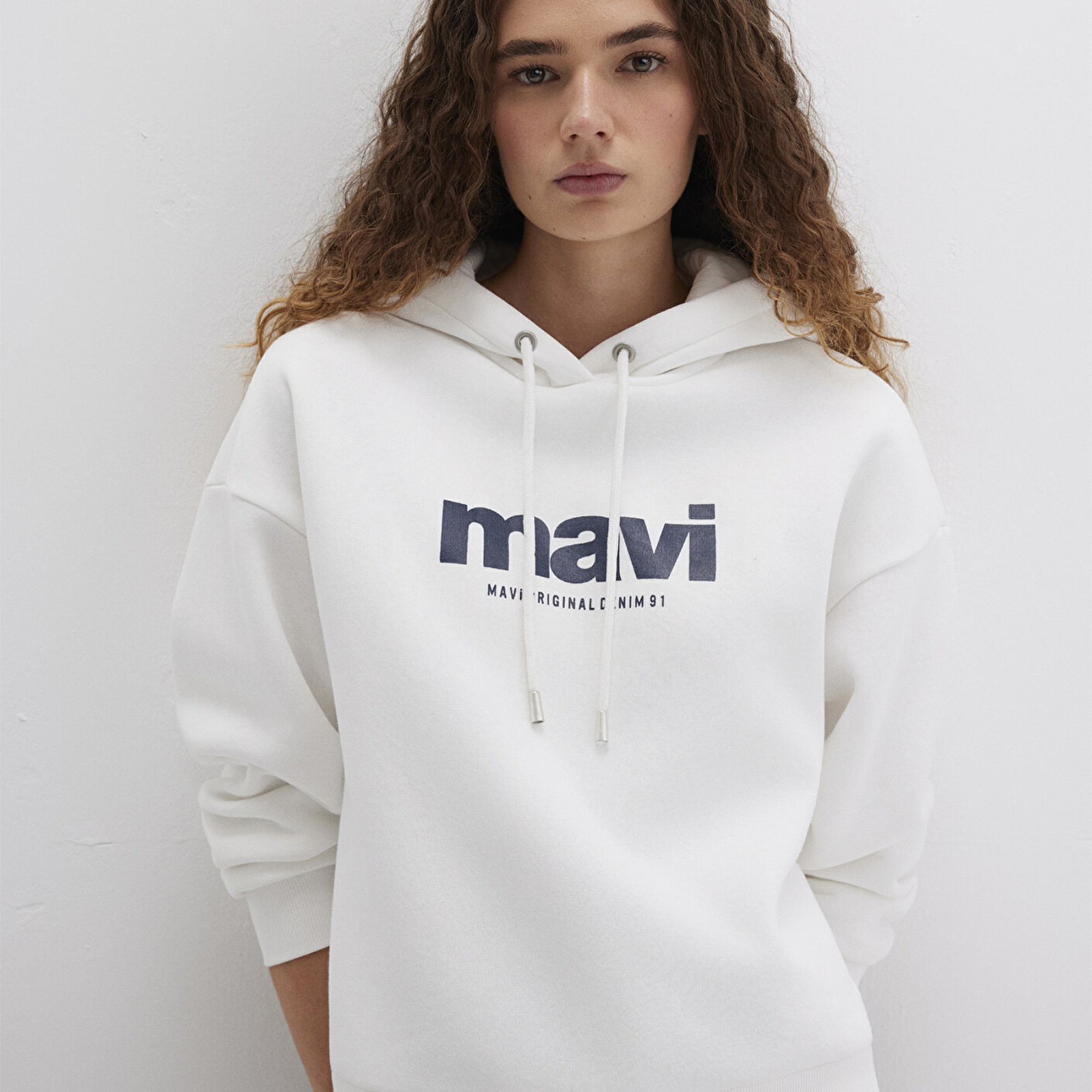 Mavi Mavi Logo Baskılı Kapüşonlu Ekru Sweatshirt 168334-81964