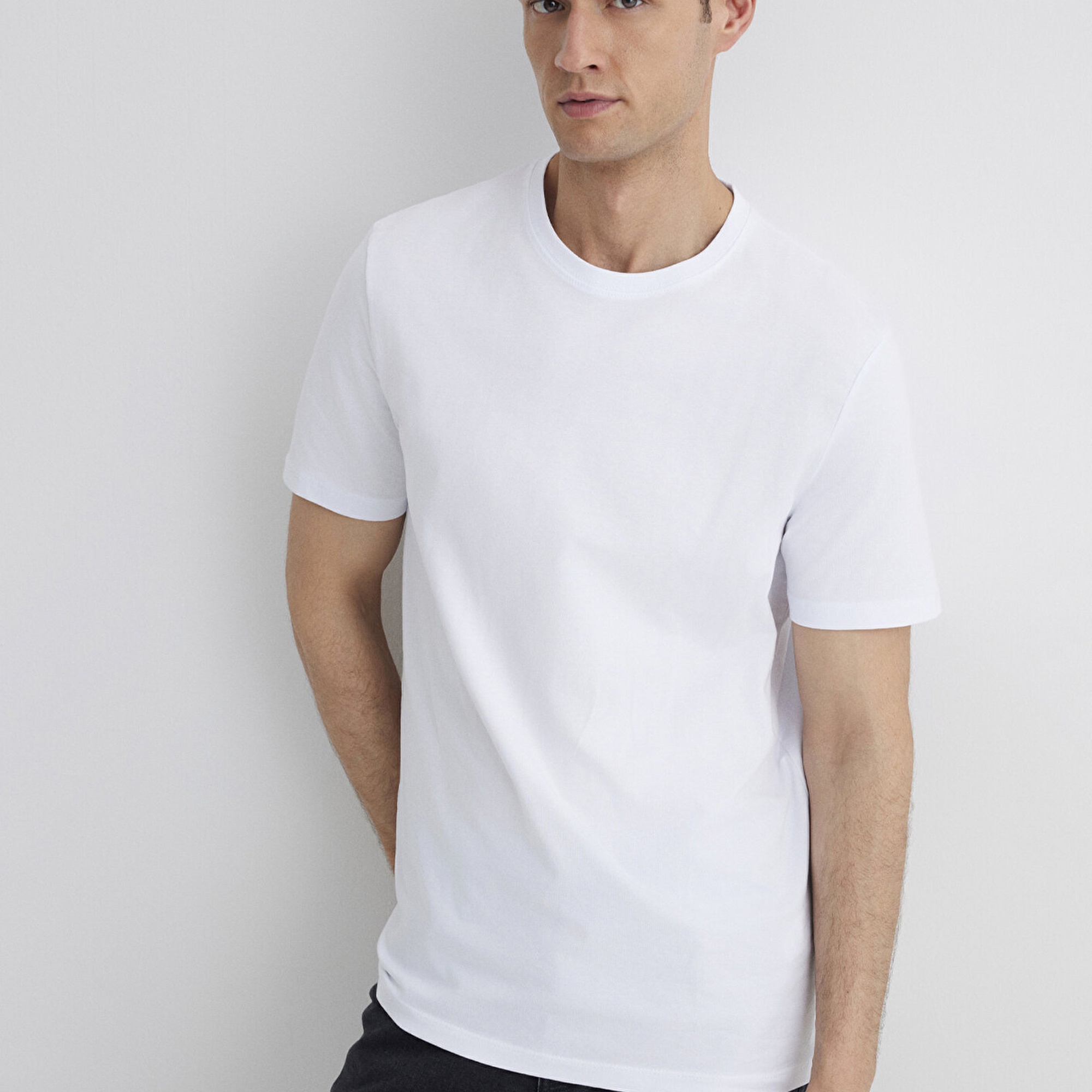 Mavi Stretch Beyaz Basic Tişört Regular Fit / Normal Kesim 0610252-620