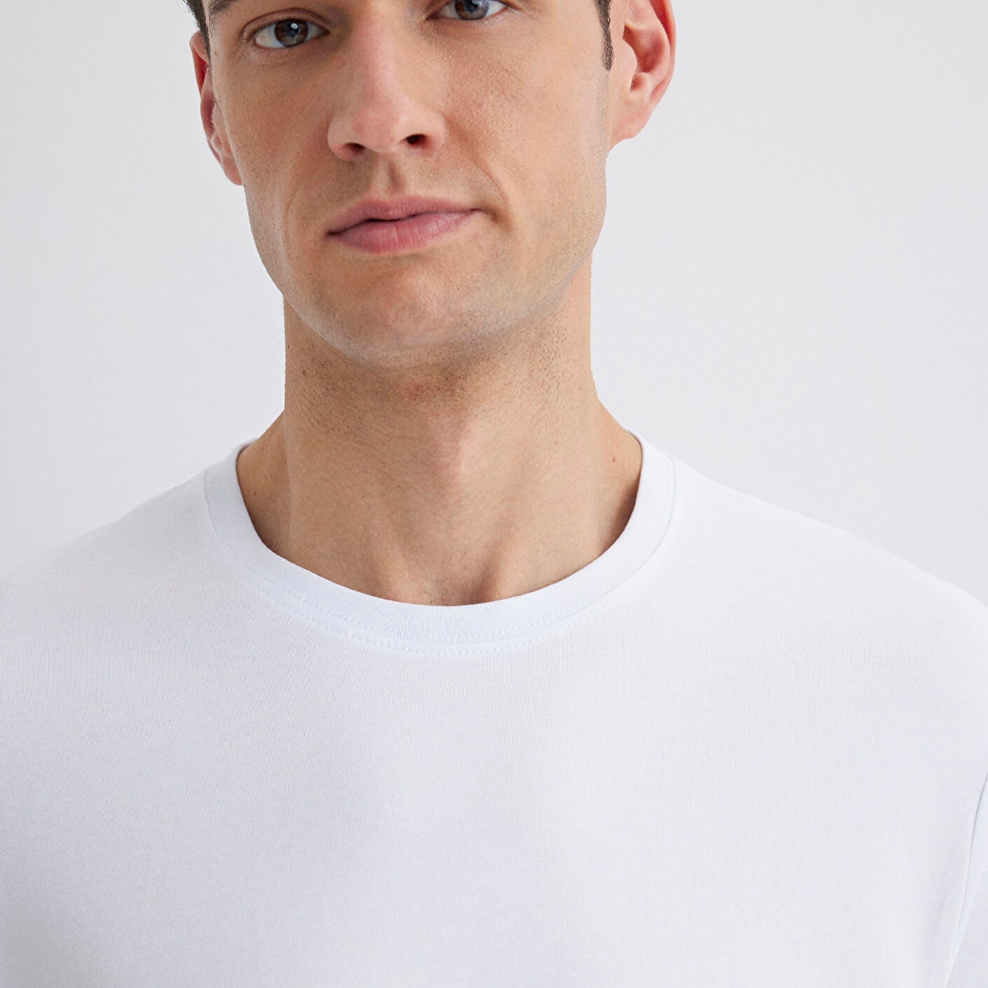 Mavi Stretch Beyaz Basic Tişört Regular Fit / Normal Kesim 0610252-620