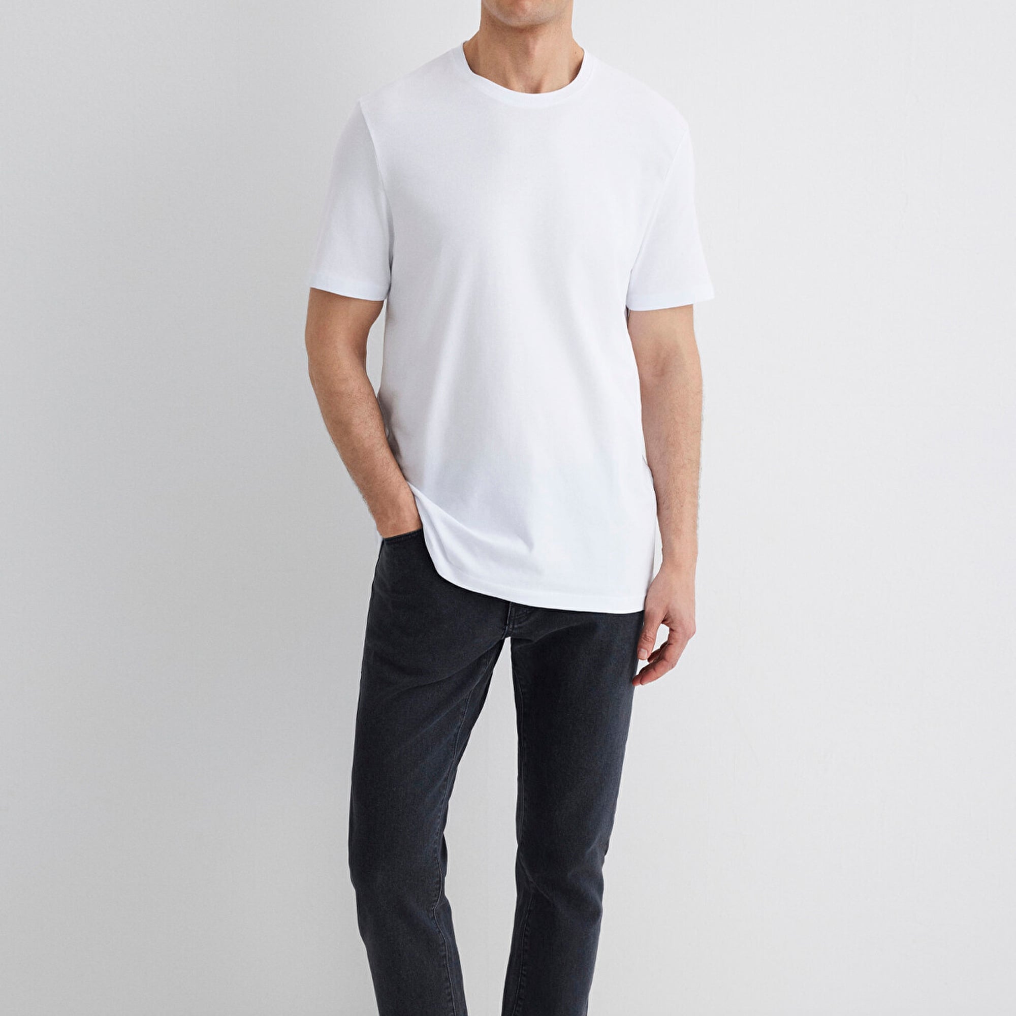 Mavi Stretch Beyaz Basic Tişört Regular Fit / Normal Kesim 0610252-620