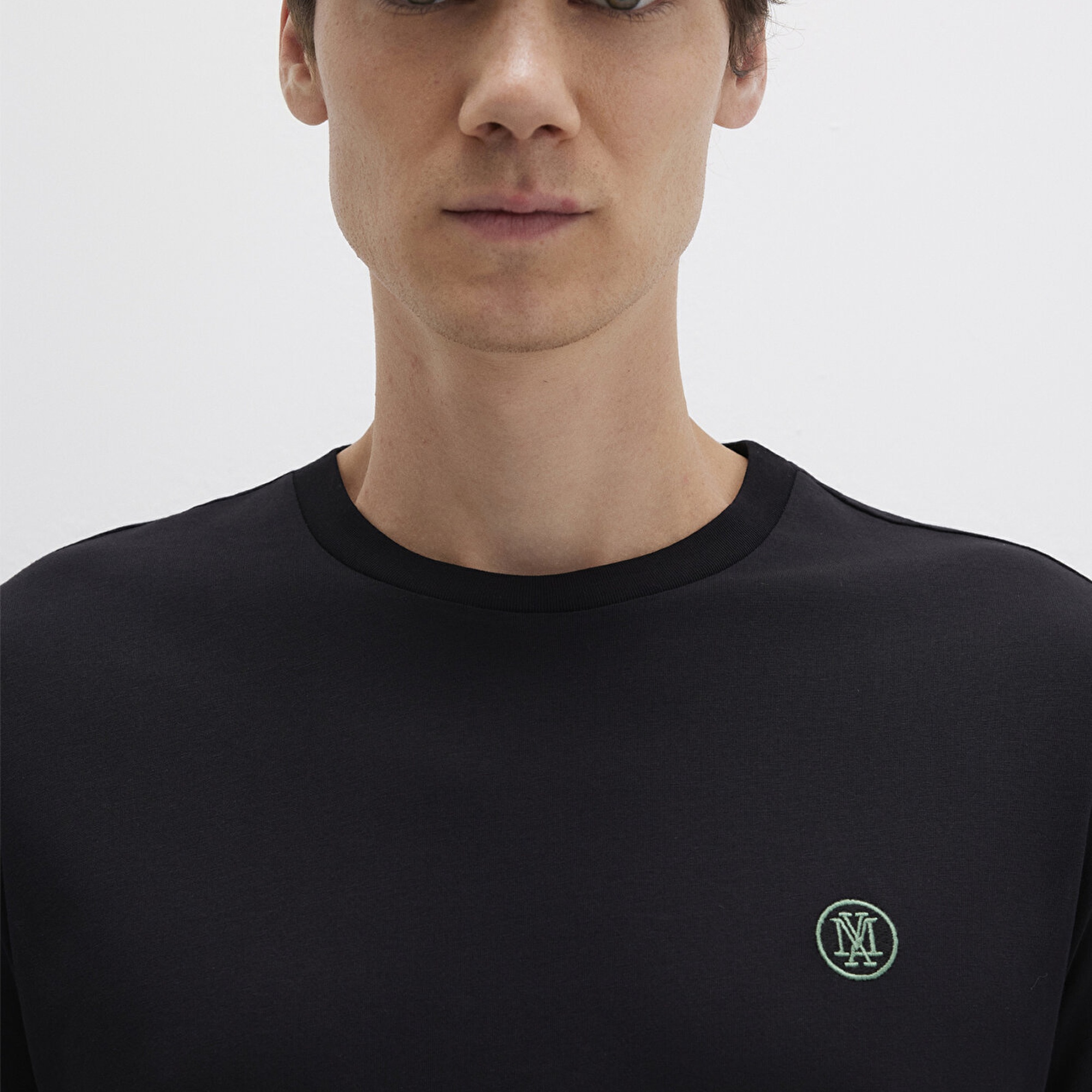 Mavi Mavi Logo İşlemeli Siyah Basic Tişört Loose Fit / Bol Rahat Kesim 067074-900