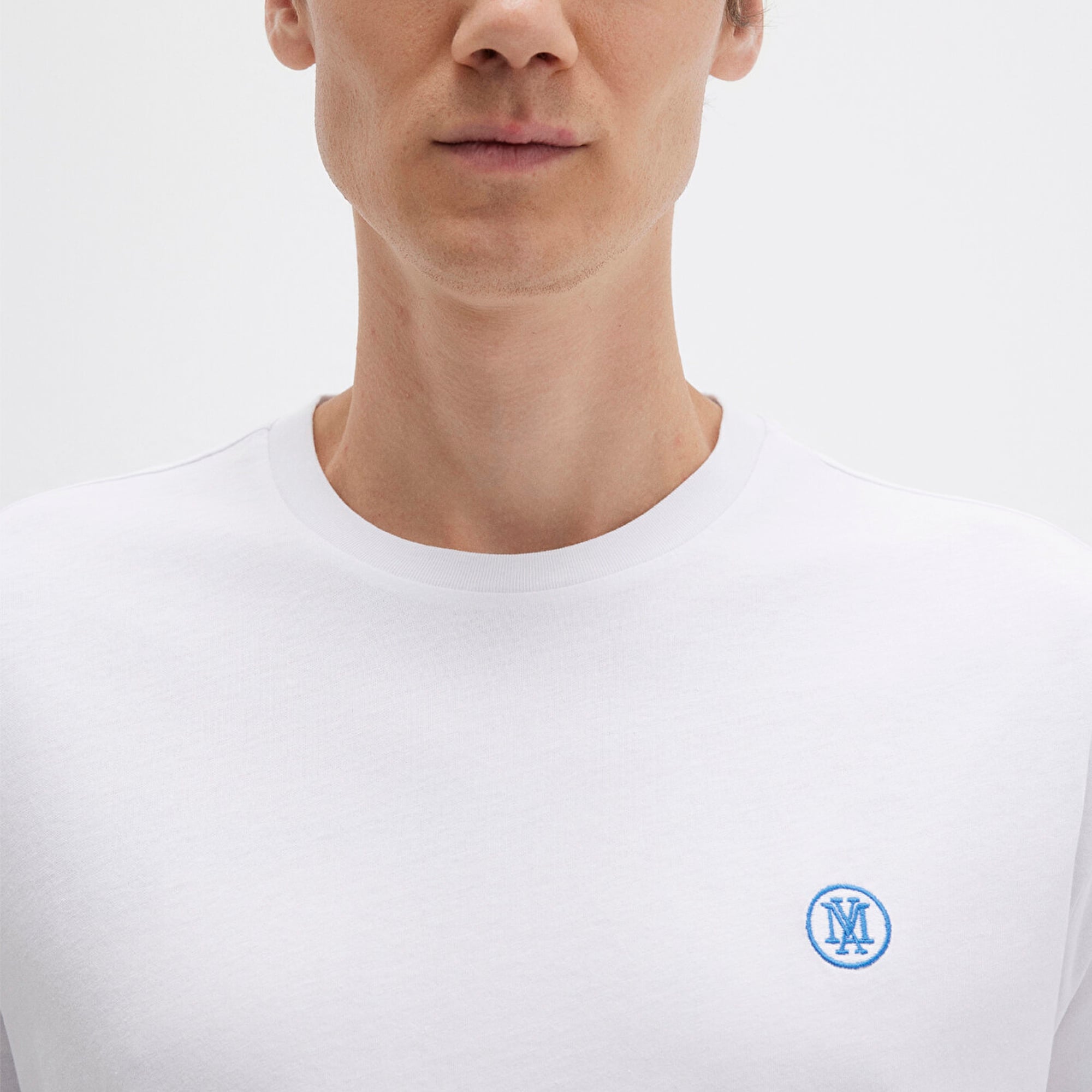 Mavi Mavi Logo İşlemeli Beyaz Basic Tişört Loose Fit / Bol Rahat Kesim 067074-620