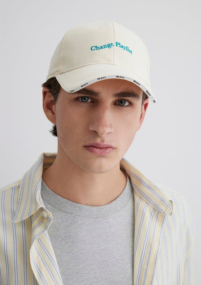  Mavi İşlemeli Bej Şapka 0910825-70069