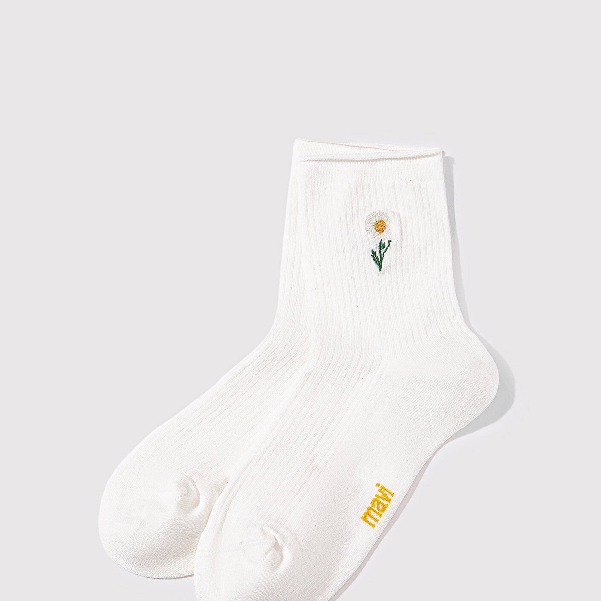 Mavi Çiçek Nakışlı Ekru Soket Çorap 1911371-34523