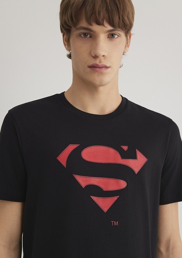  Mavi Superman Baskılı Siyah Tişört Slim Fit / Dar Kesim 066875-900