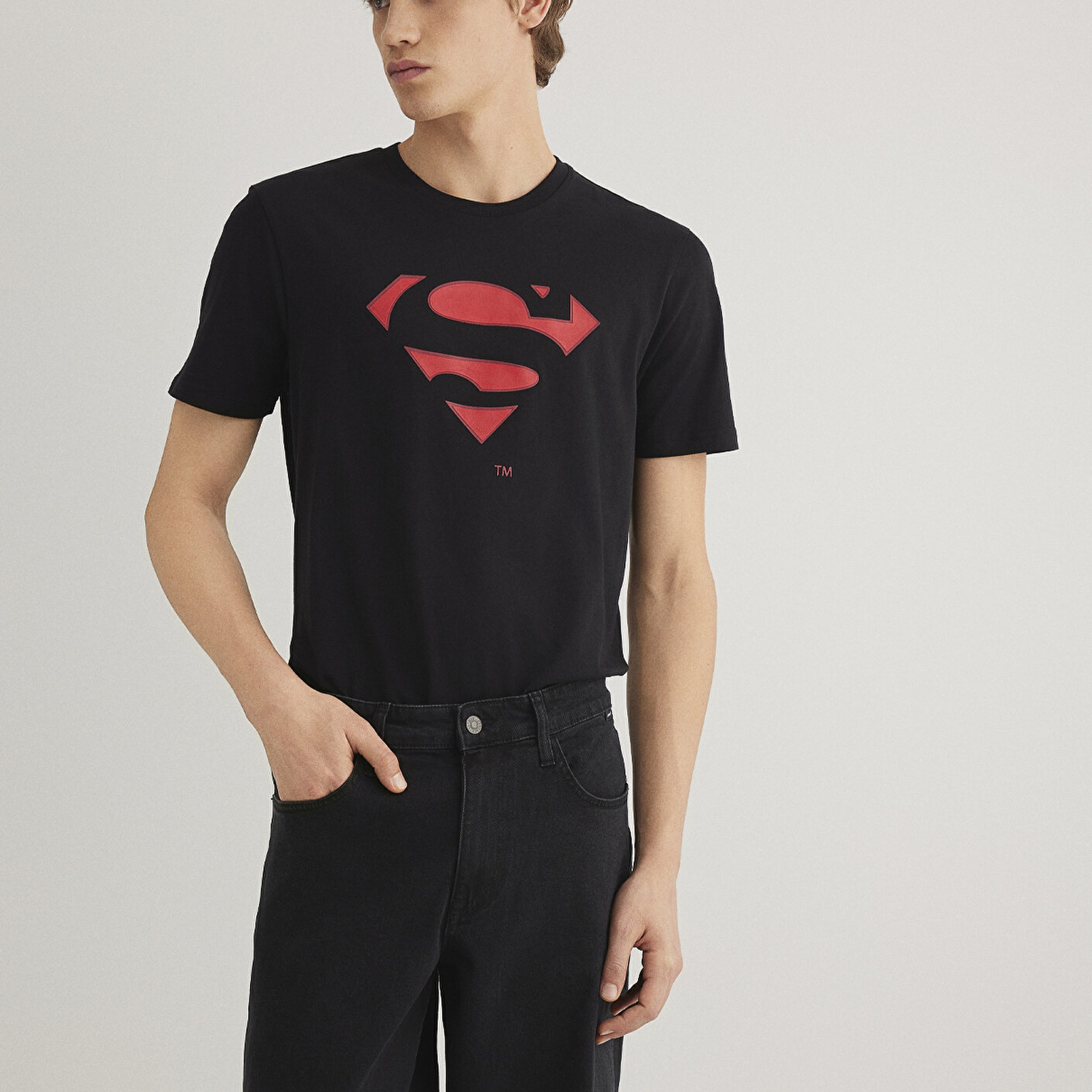 Mavi Superman Baskılı Siyah Tişört Slim Fit / Dar Kesim 066875-900