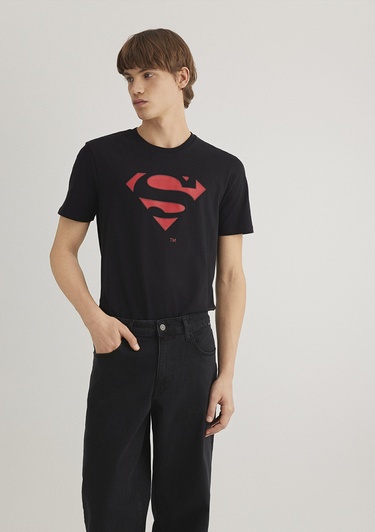  Mavi Superman Baskılı Siyah Tişört Slim Fit / Dar Kesim 066875-900