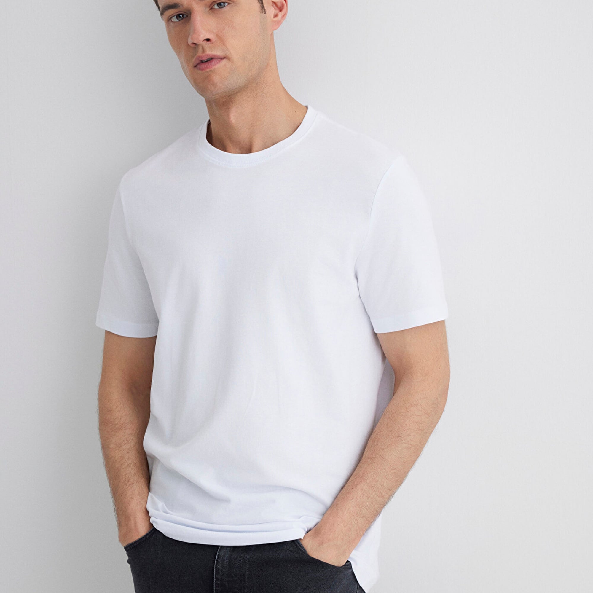 Mavi Stretch Beyaz Basic Tişört Regular Fit / Normal Kesim 0610252-620