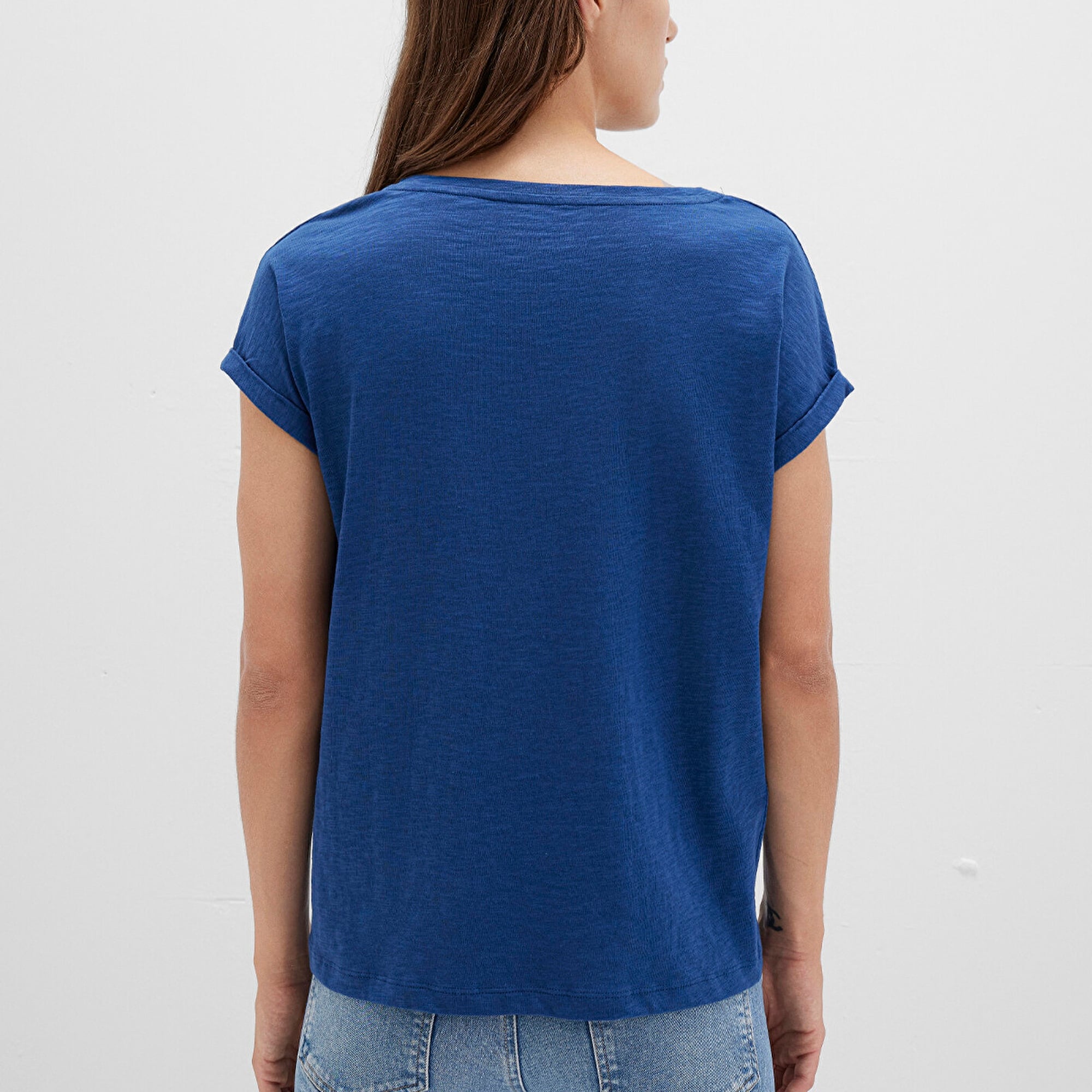 Mavi V Yaka Mavi Basic Tişört Loose Fit / Bol Rahat Kesim 1600961-30808